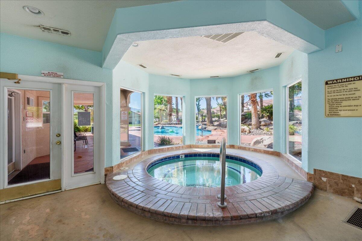 SILVERCREEK TOWNHOMES - Residential