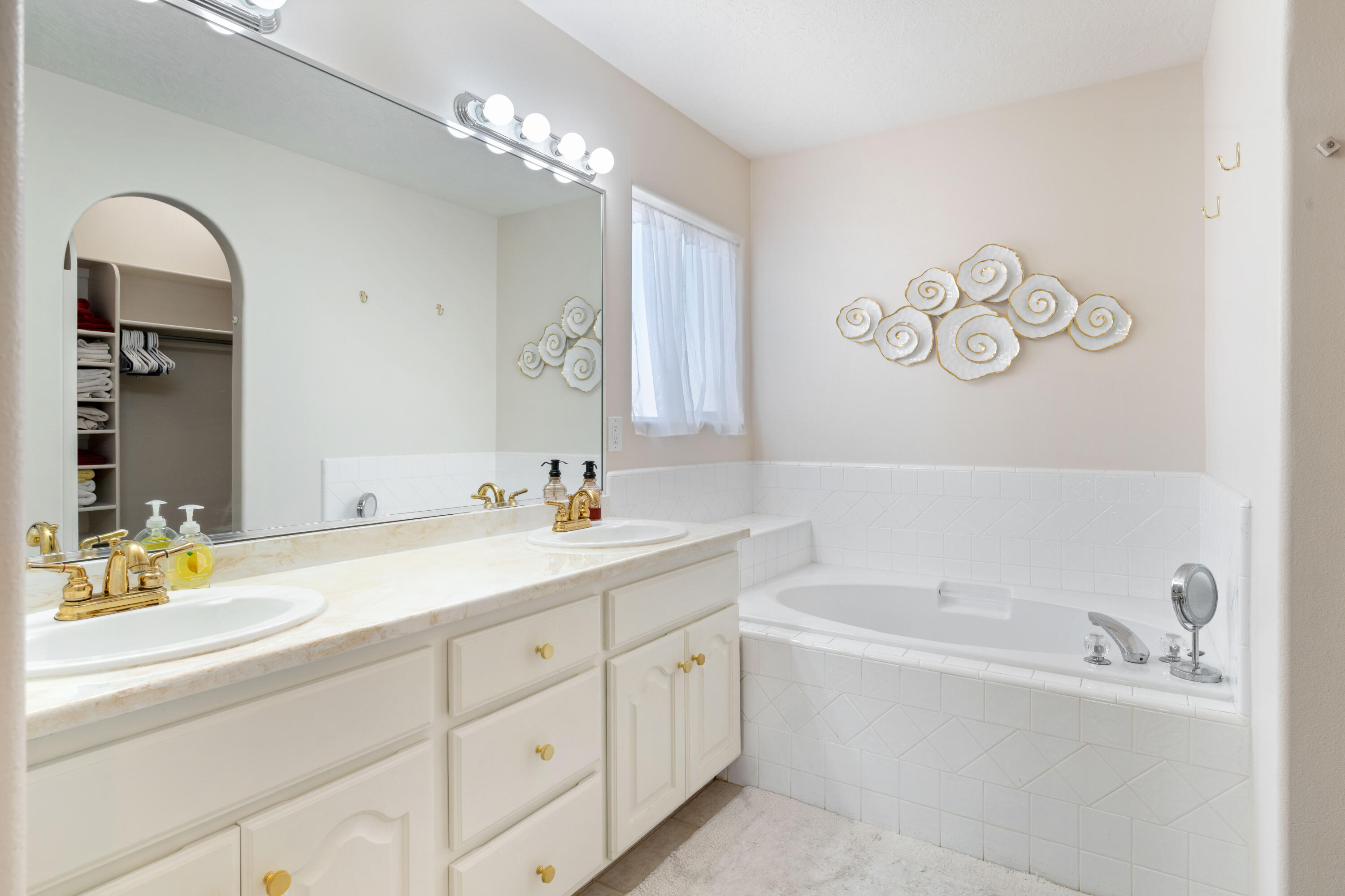 SILVERCREEK TOWNHOMES - Residential