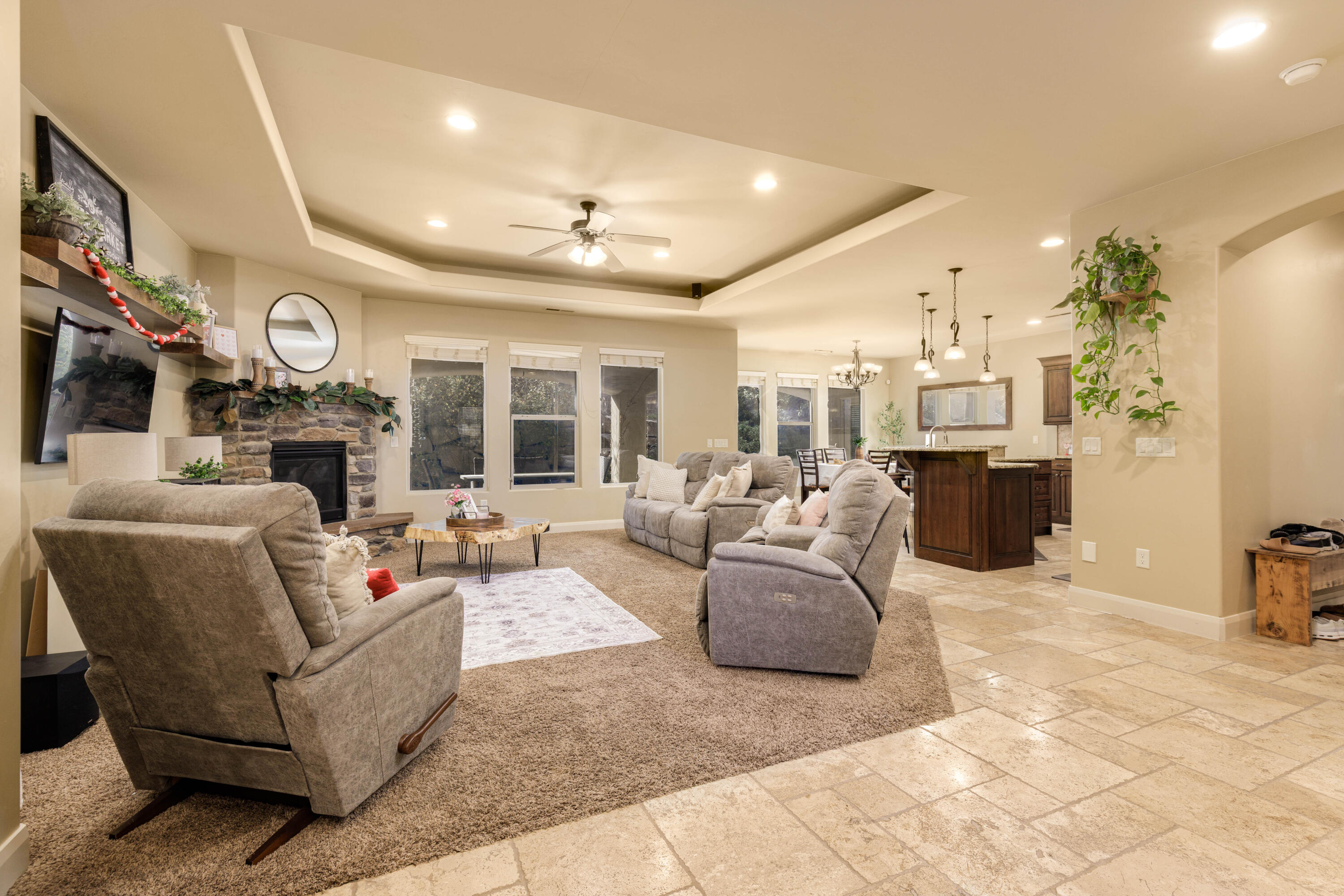 TONAQUINT TERRACE - Residential