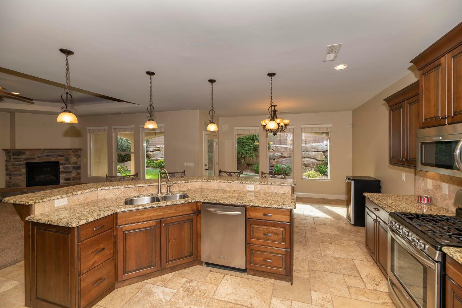 TONAQUINT TERRACE - Residential