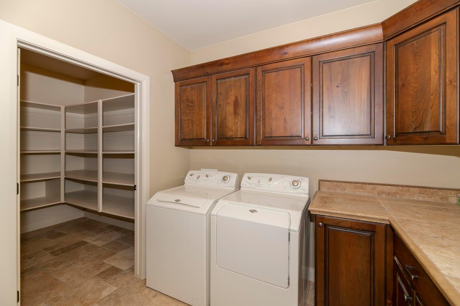 TONAQUINT TERRACE - Residential