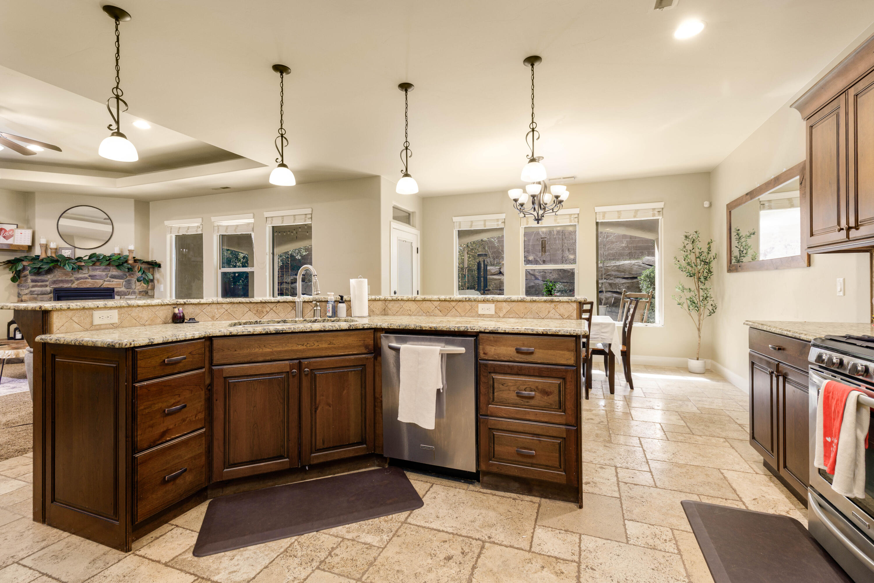 TONAQUINT TERRACE - Residential