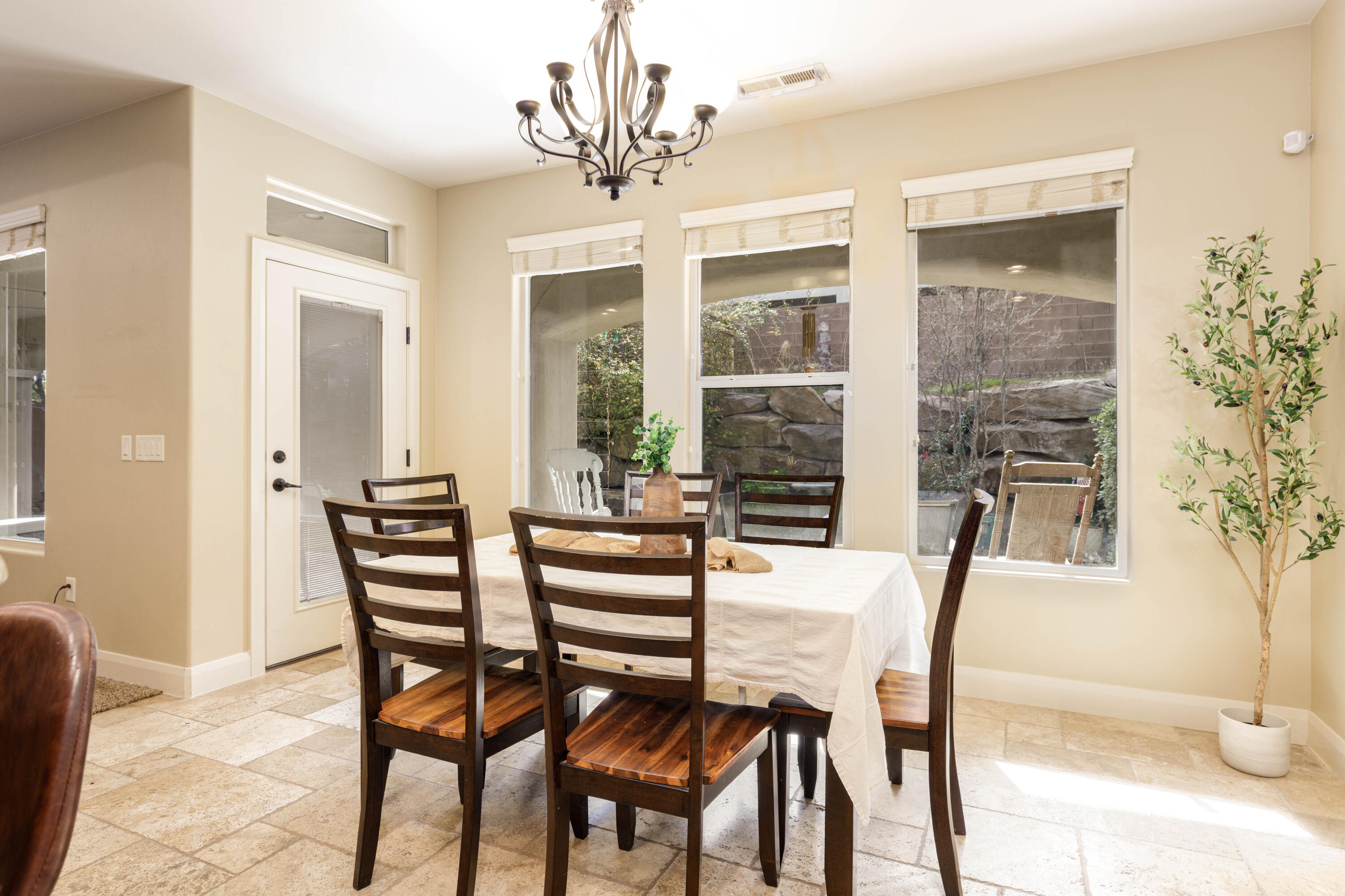 TONAQUINT TERRACE - Residential