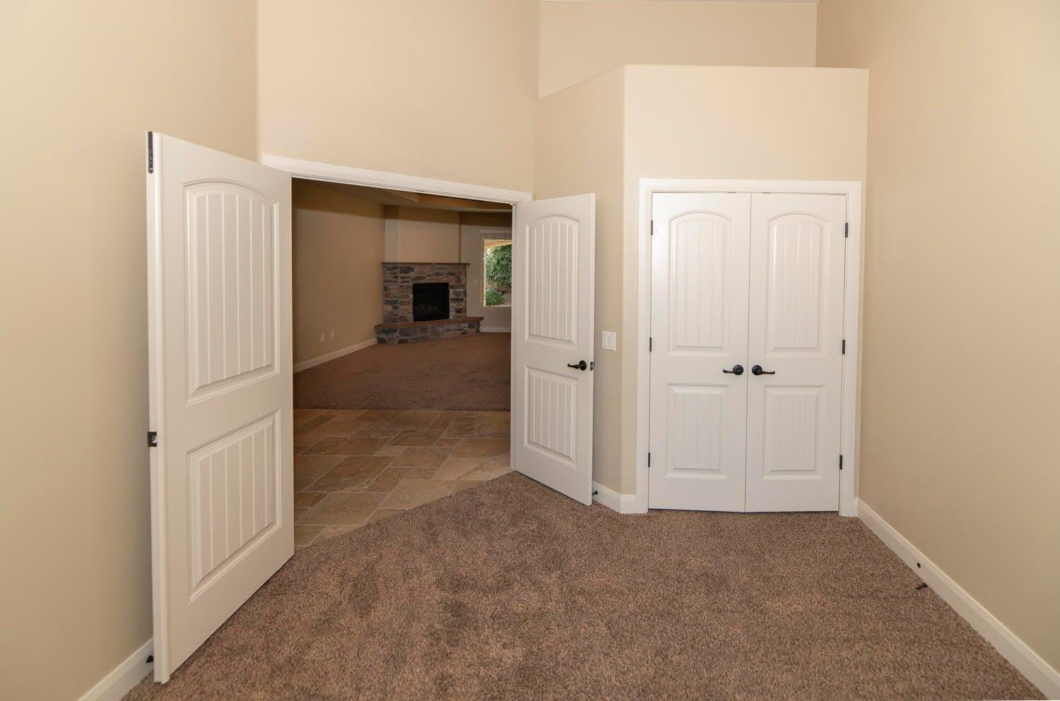 TONAQUINT TERRACE - Residential