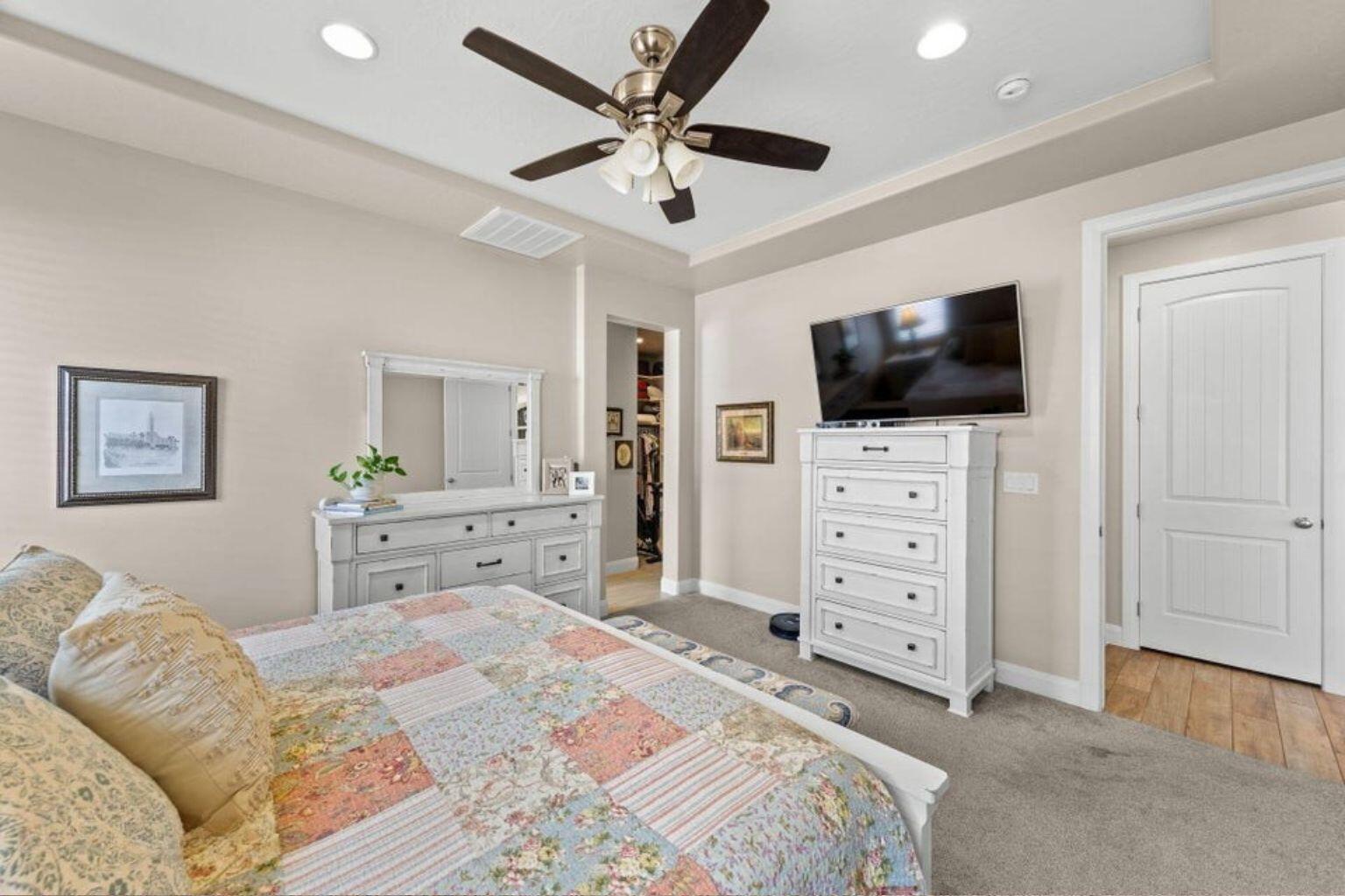 ZIONS GATE ESTATES - Residential