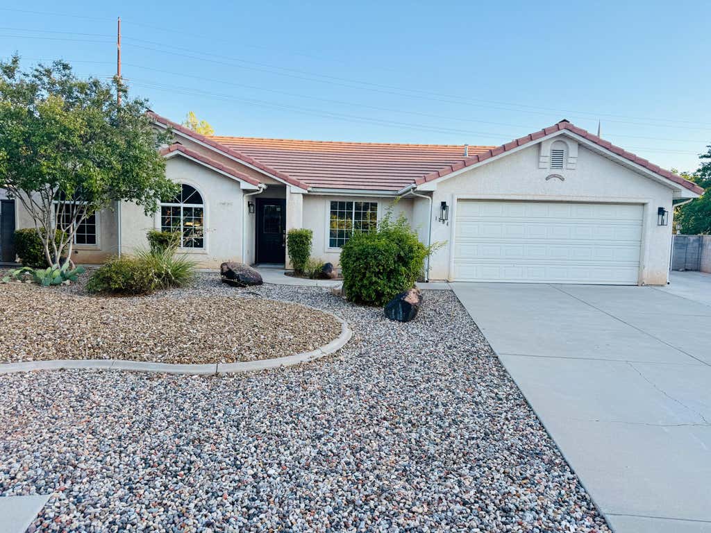 Photo of 1204 Willow DR, Saint George, UT 84790 (MLS # 26-274888)