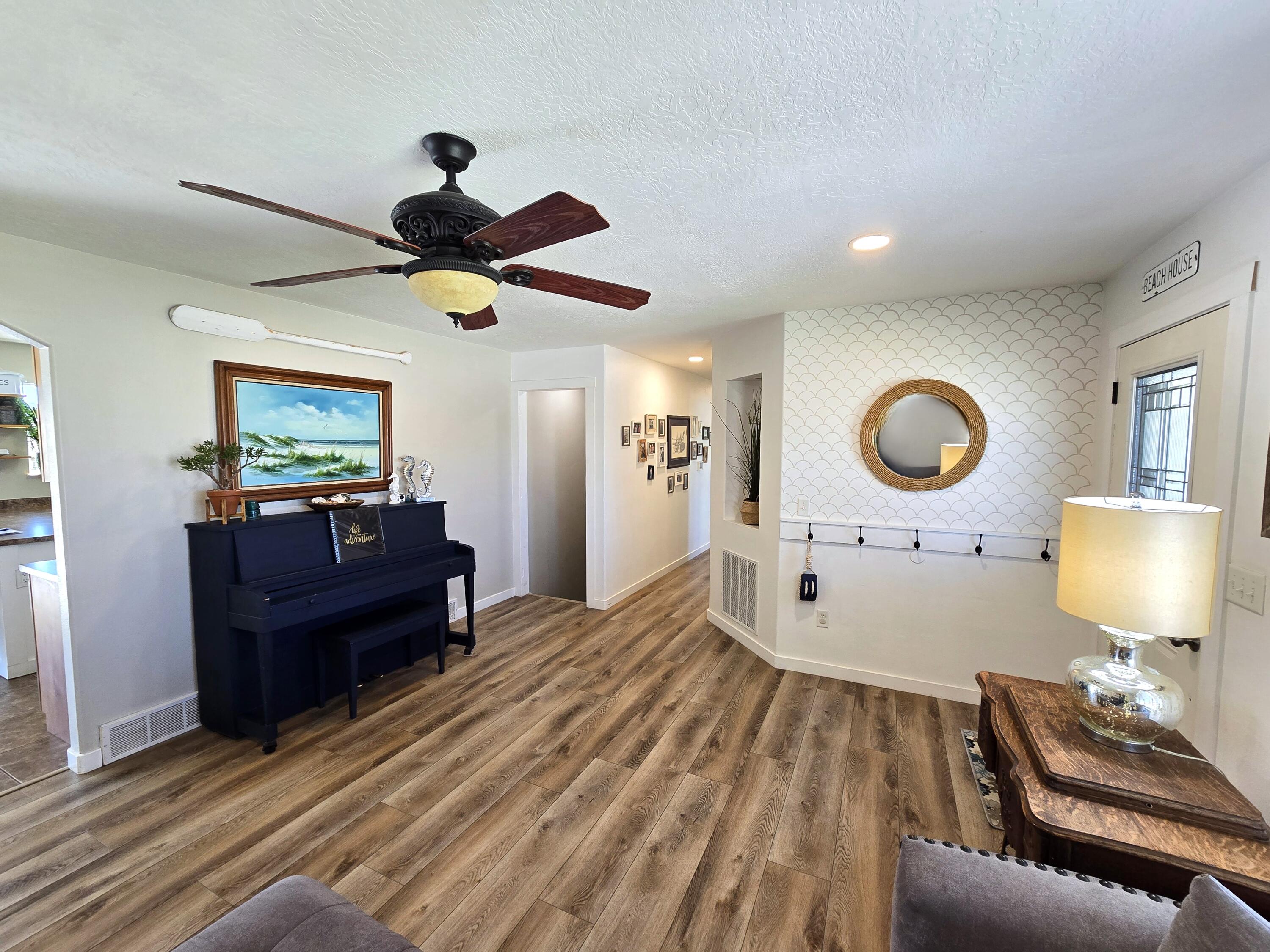 NICHOLS LANDING - Residential