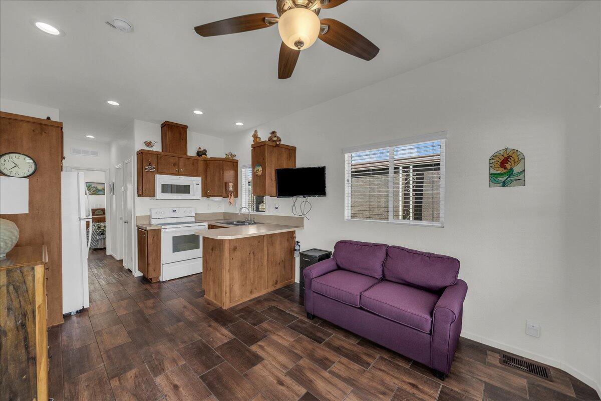 DIXIE DOWNS RV RESORT - Residential