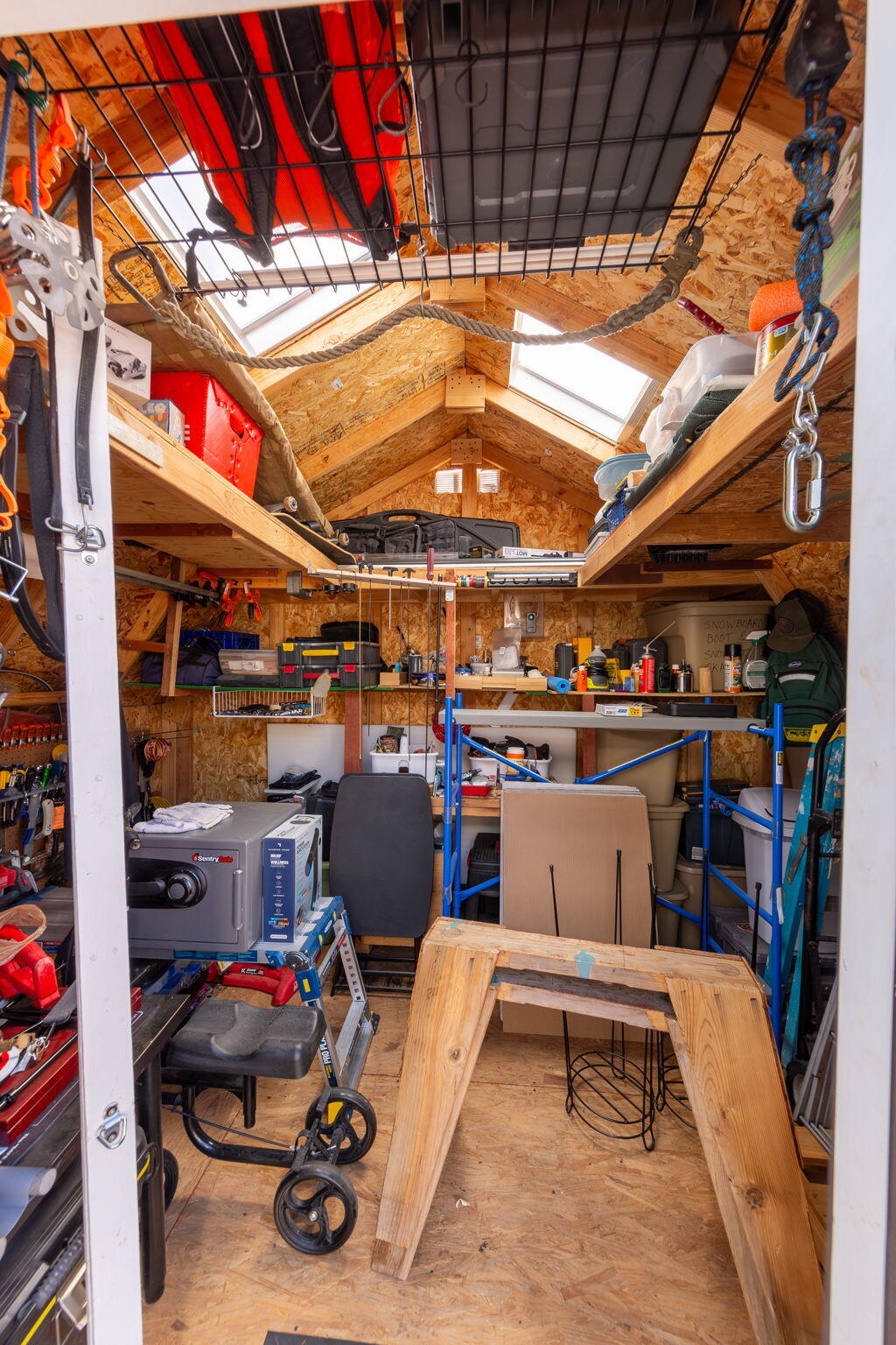 RIDGEPOINTE - Residential