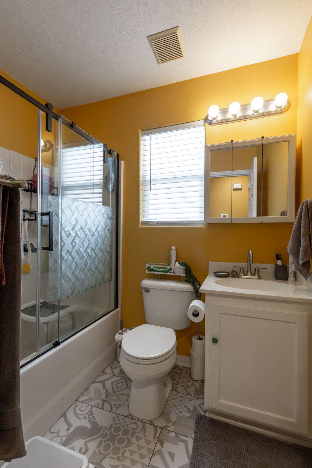 RIDGEPOINTE - Residential