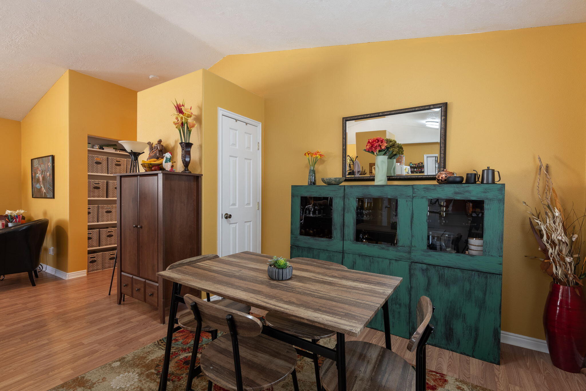 RIDGEPOINTE - Residential