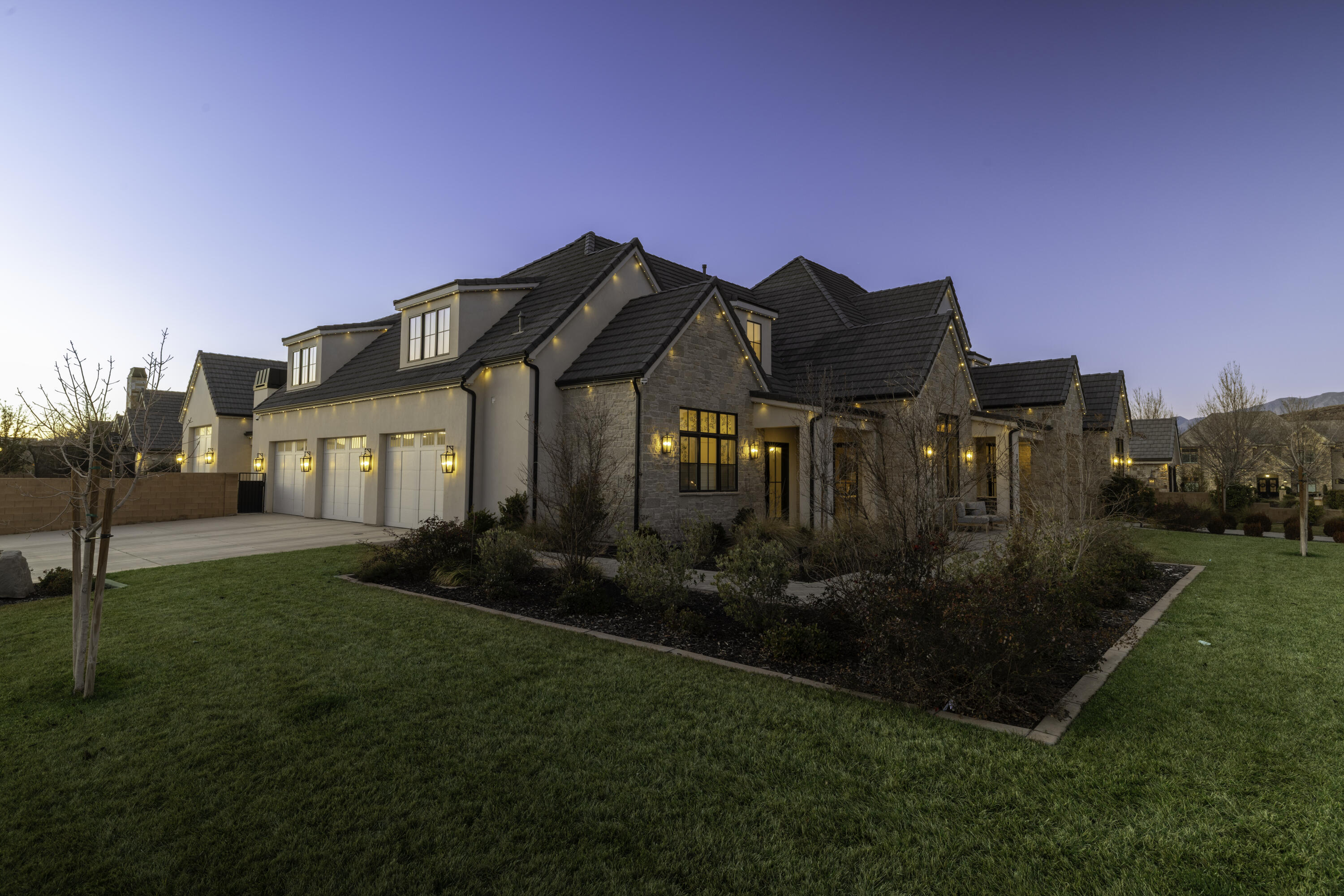 CARRIAGE LANE - Residential