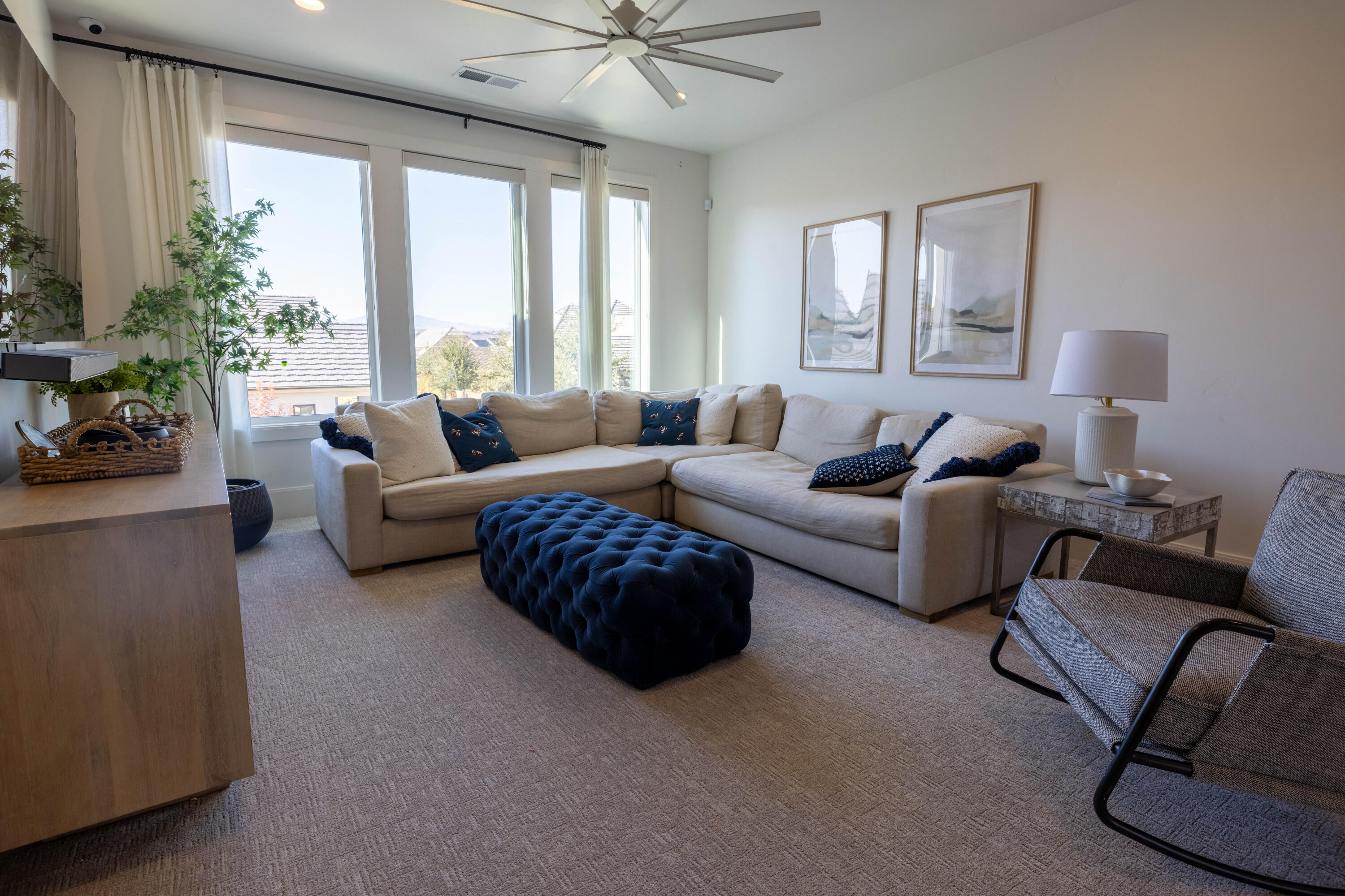 CARRIAGE LANE - Residential