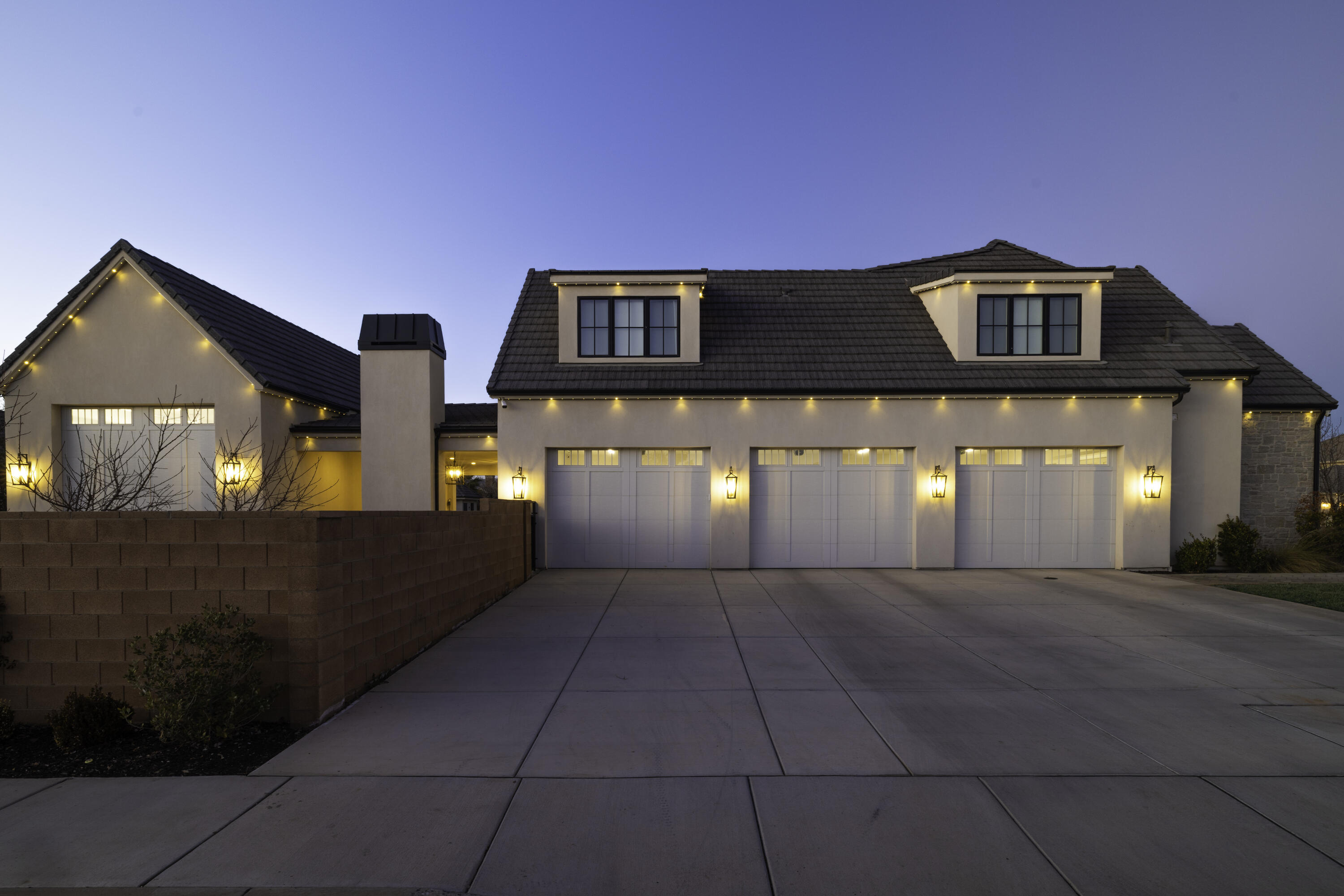 CARRIAGE LANE - Residential