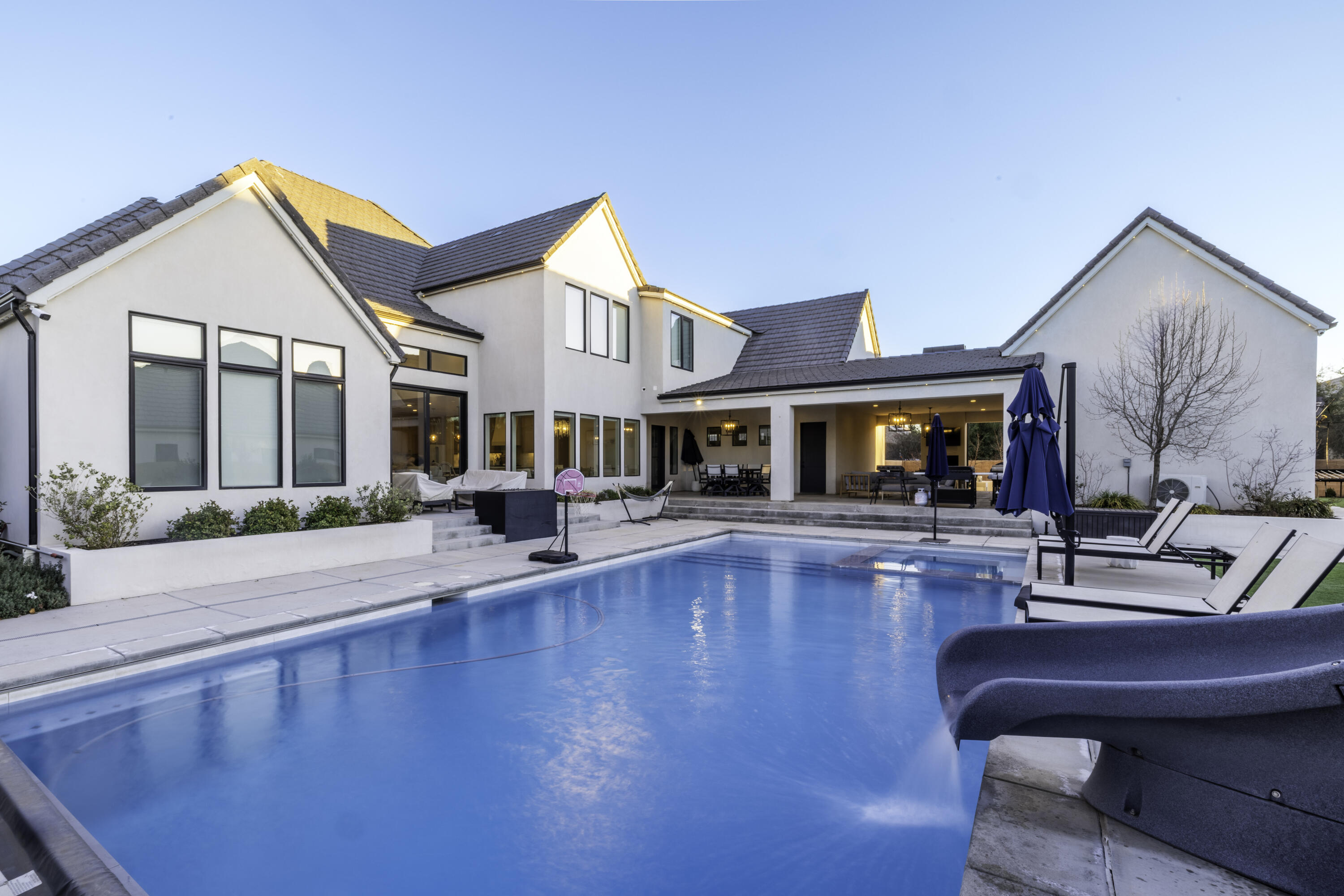 CARRIAGE LANE - Residential