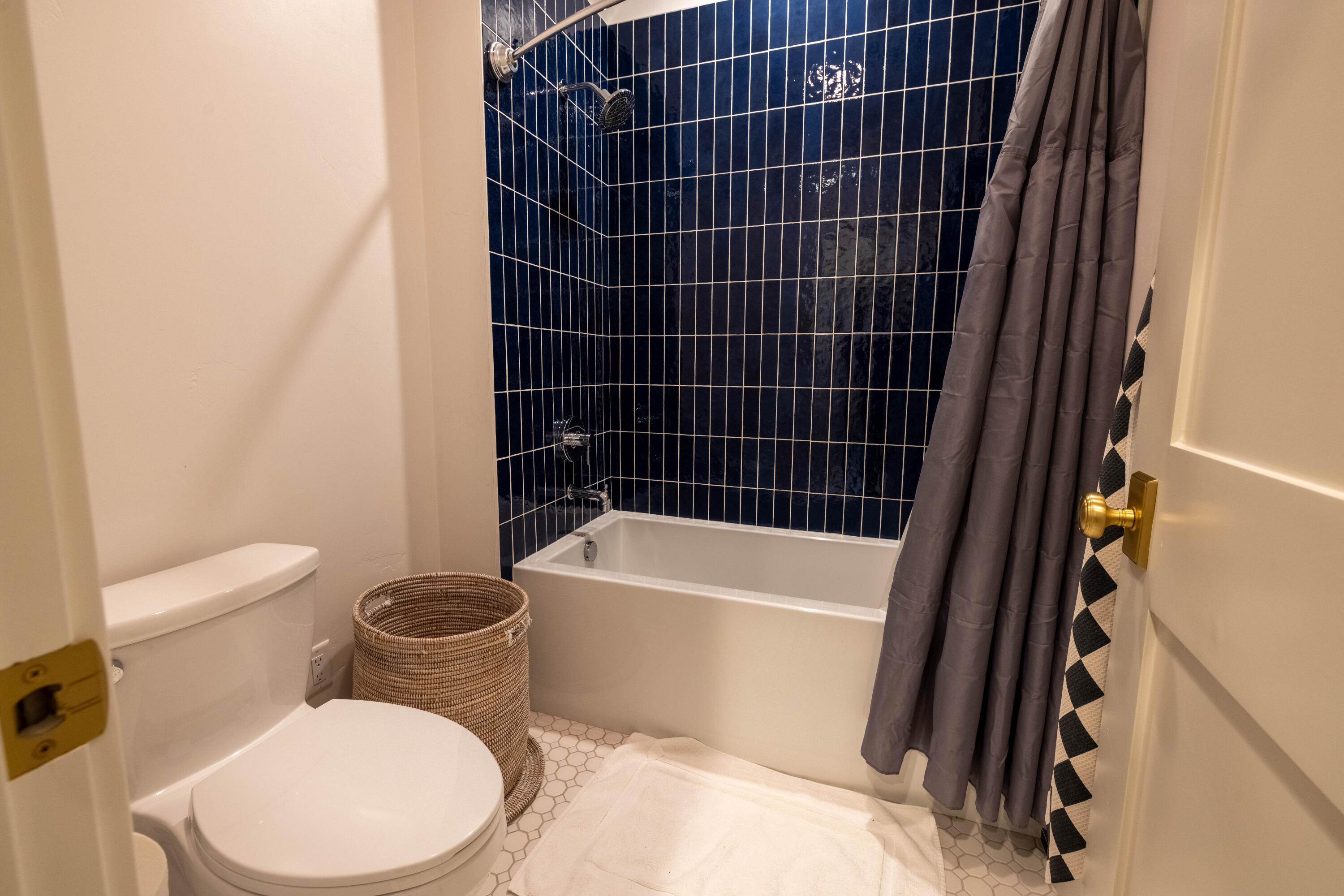 CARRIAGE LANE - Residential