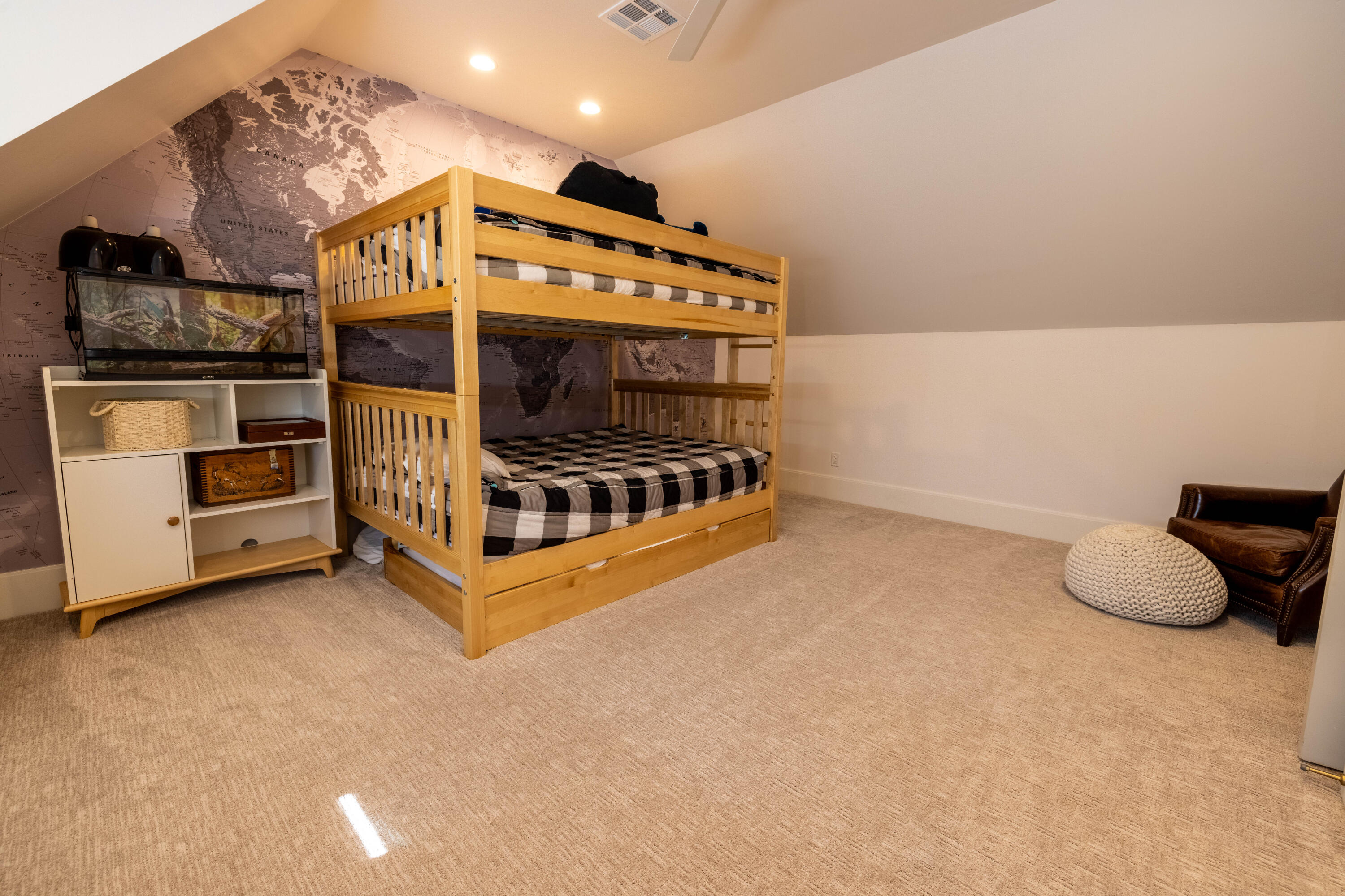 CARRIAGE LANE - Residential