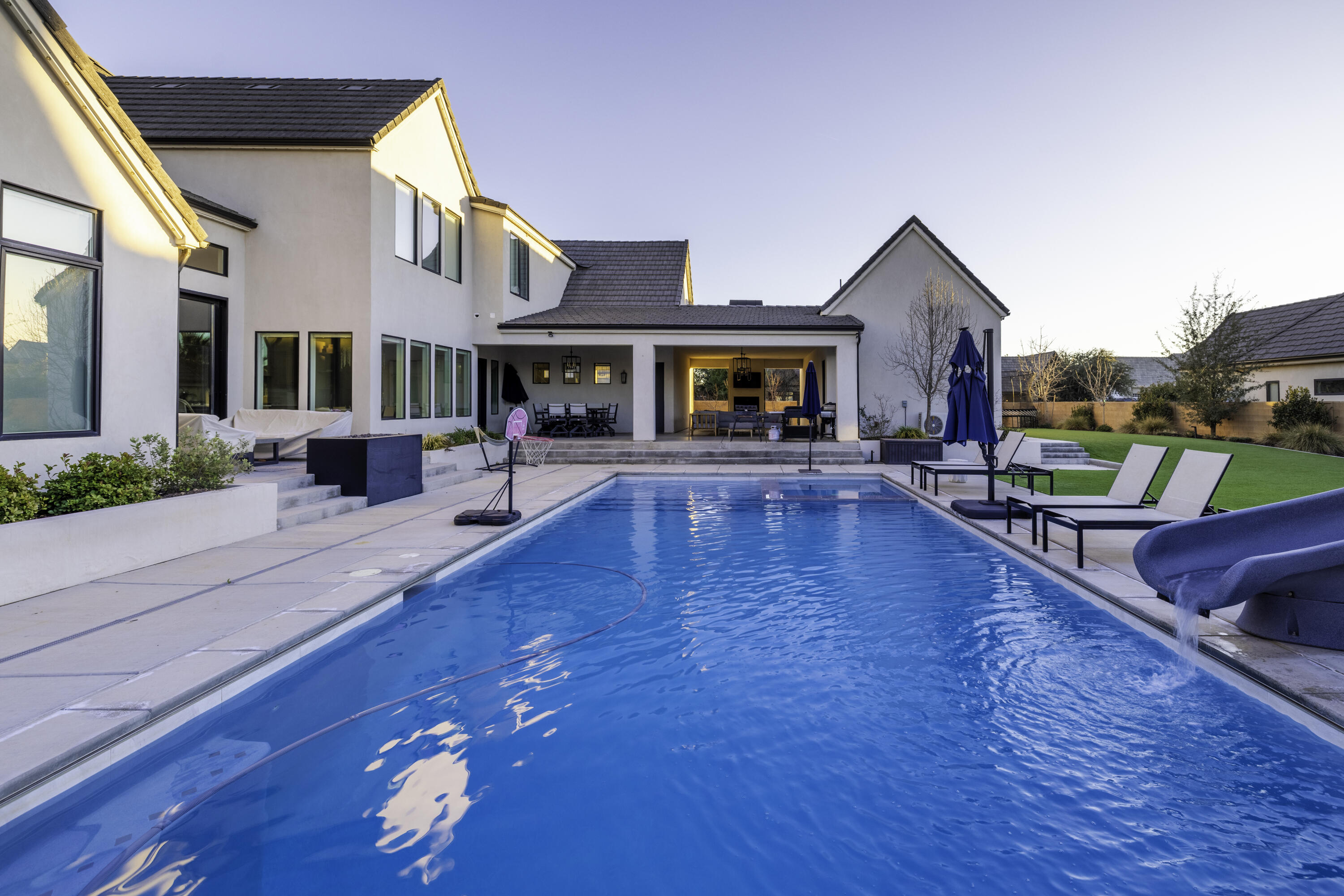 CARRIAGE LANE - Residential