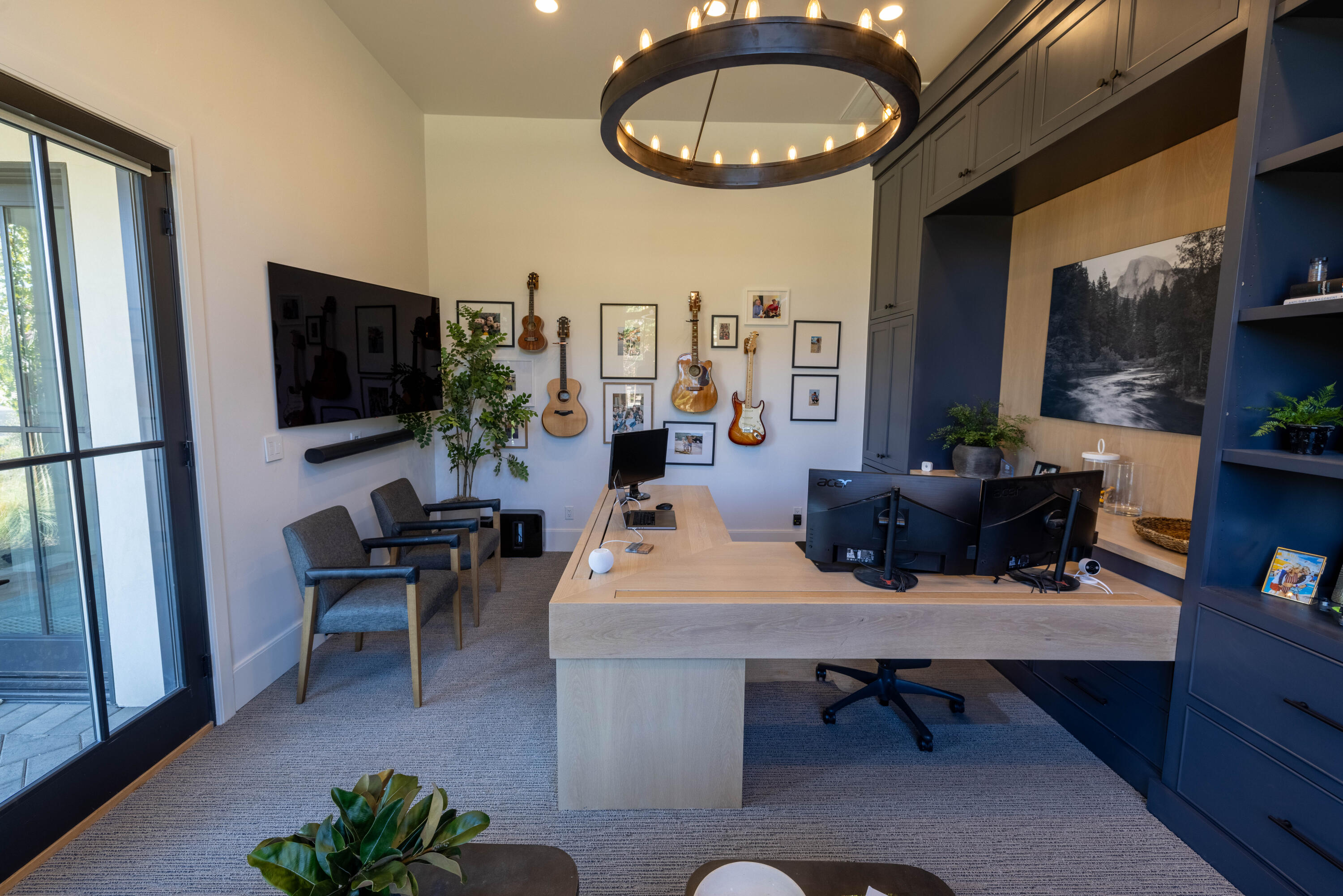 CARRIAGE LANE - Residential