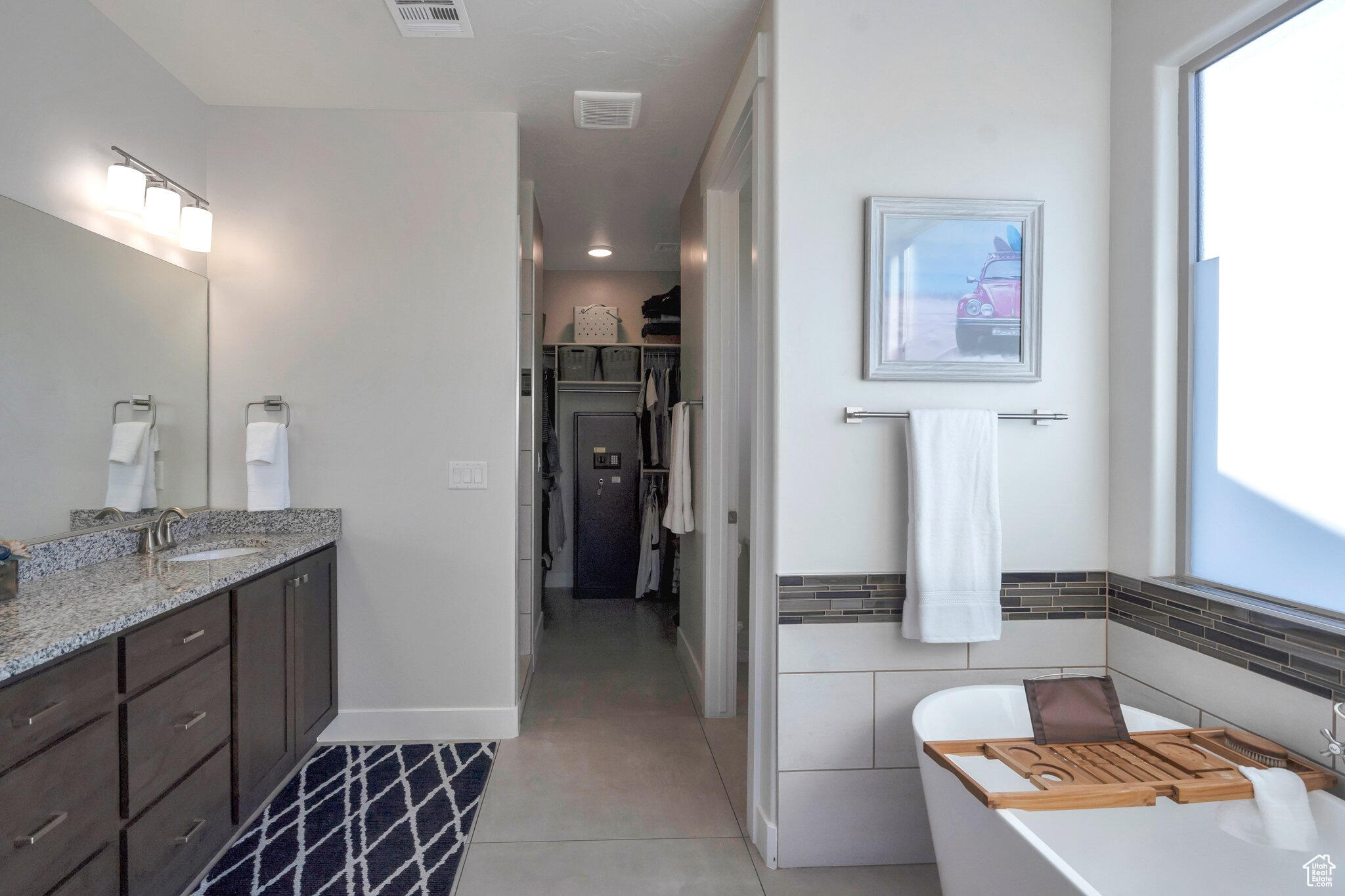 ALMOND HEIGHTS PARK - Residential