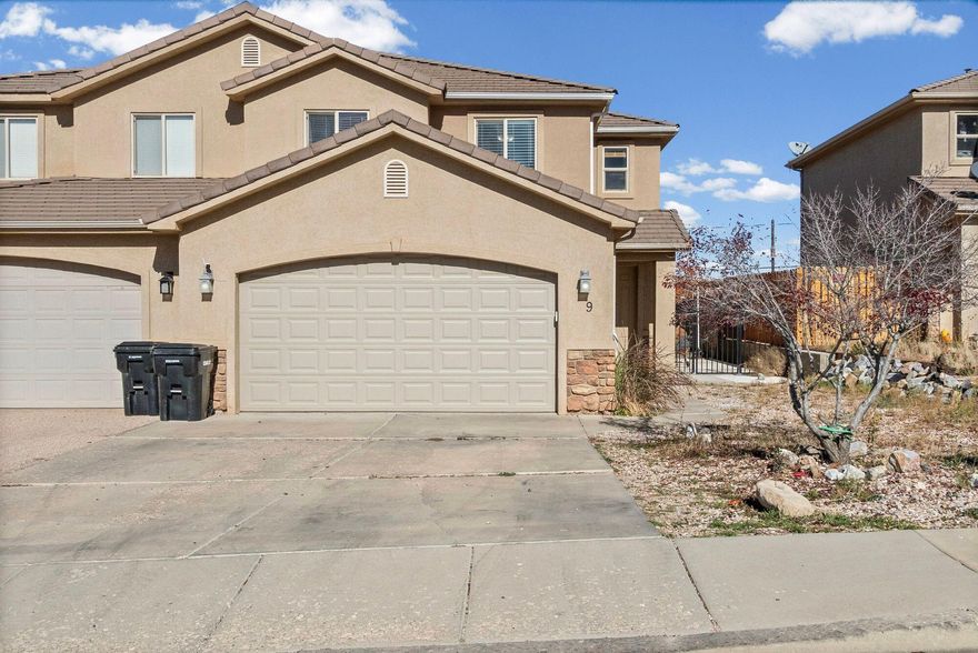 3 bed, 2.5 bath townhome on the east side of Cedar City in a great location near mountain trails. Home features a 2 car garage with epoxy flooring and 1,790 sq.
ft. of comfortable living space. The primary suite includes a large walk-in closet and a jetted tub. The fully fenced backyard offers a gazebo, grass, garden boxes, and a storage shed—ideal for enjoying outdoor space. Move-in ready and well cared for