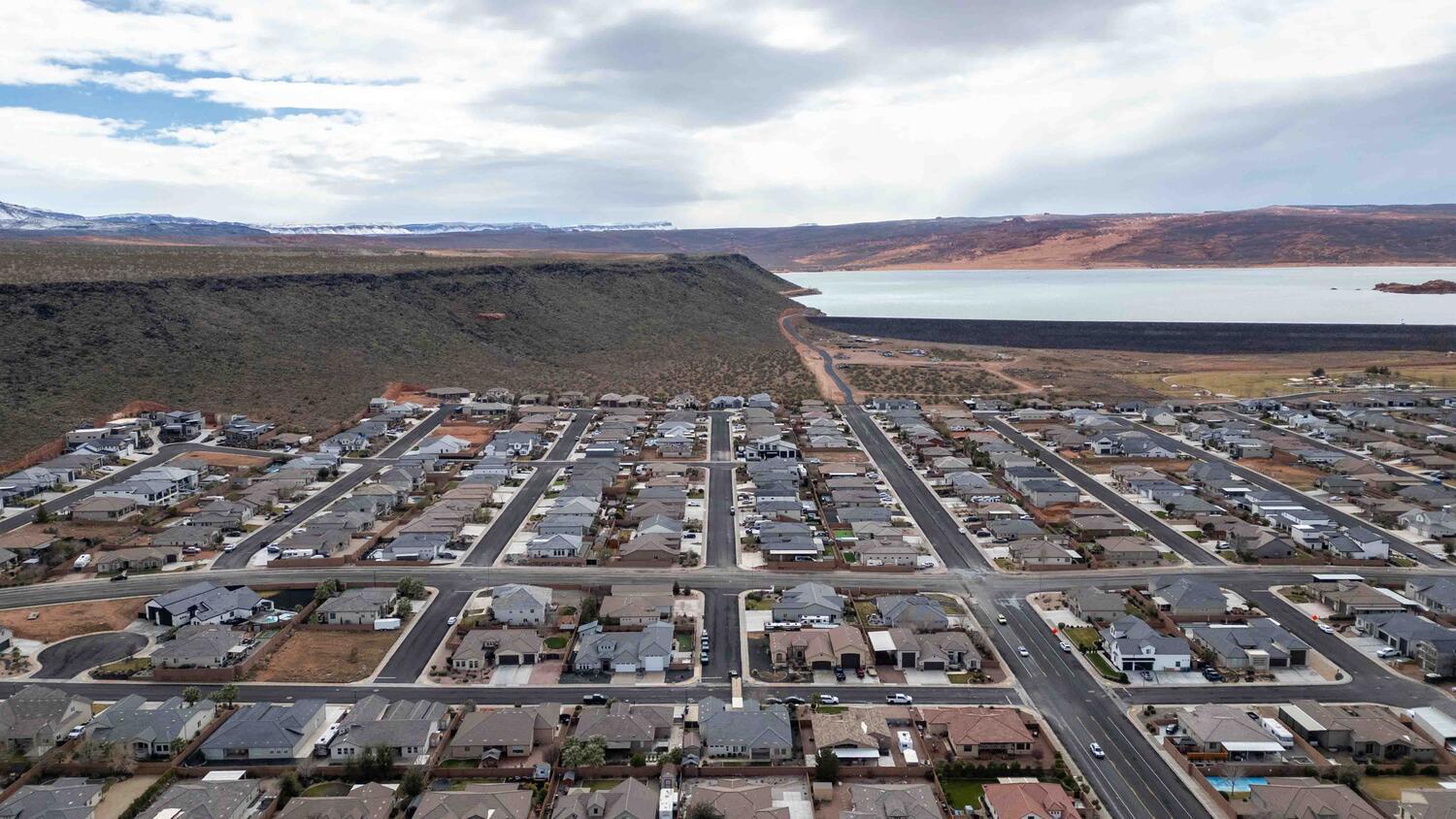 DIXIE SPRINGS - Residential