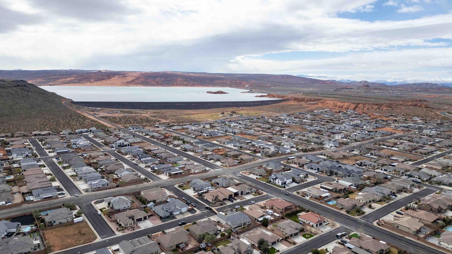 DIXIE SPRINGS - Residential