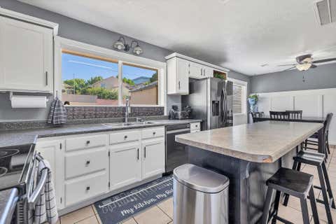 Tiny photo for 683 E 600 S, Saint George, UT 84770 (MLS # 26-274754)