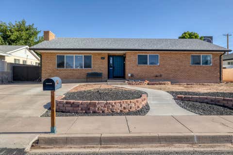Photo of 683 E 600 S, Saint George, UT 84770 (MLS # 26-274754)