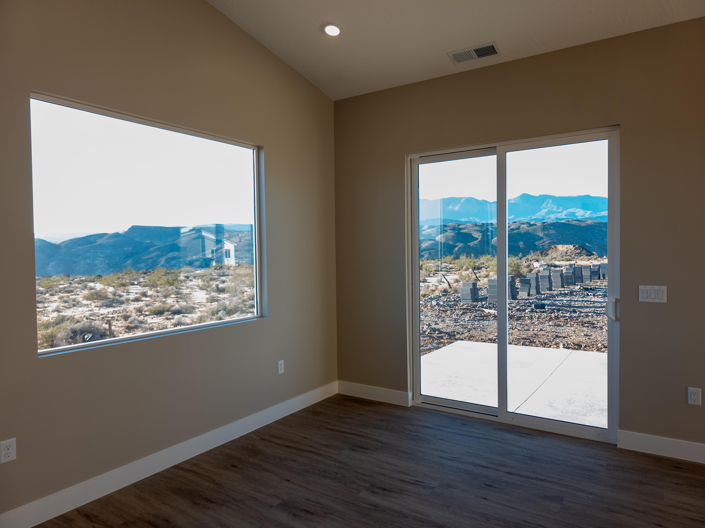 FRONT 9 AT SAND HOLLOW - Residential