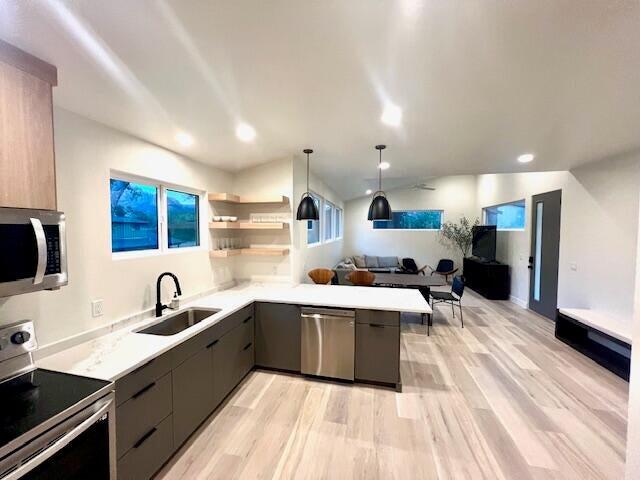 CANYON COTTONWOODS - Residential