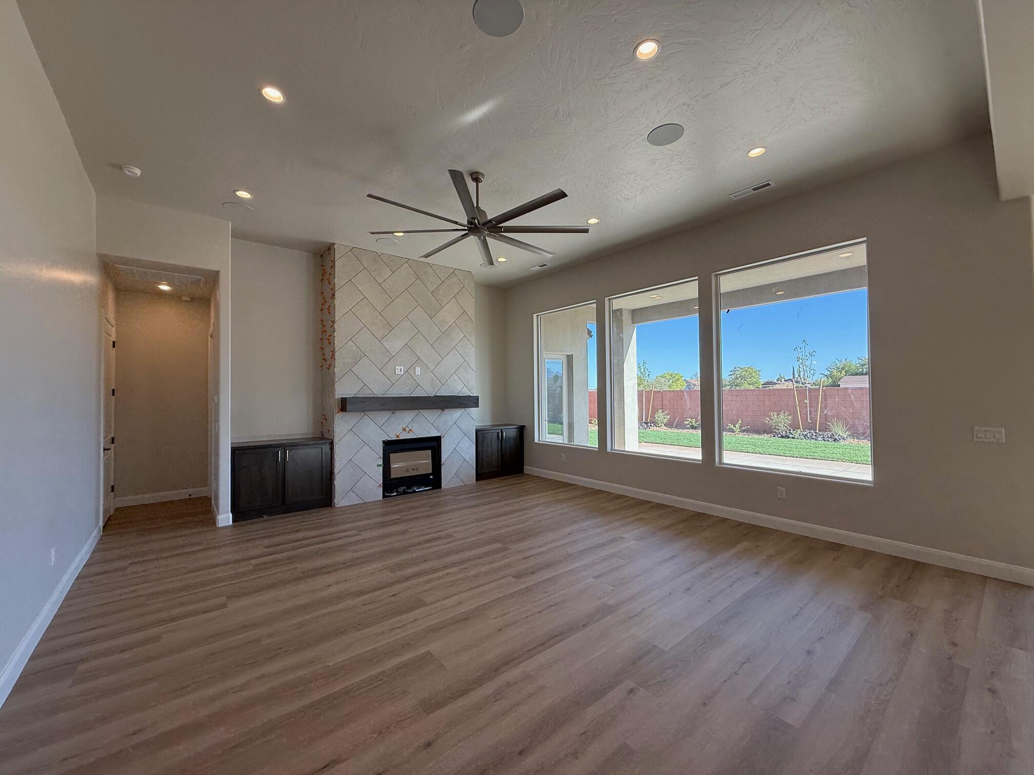 SERENITY ESTATES - Residential