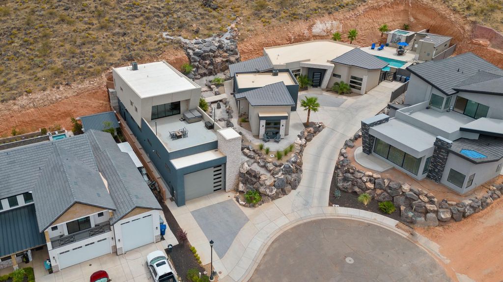 Photo of 2829 S 3200 W, Hurricane, UT 84737 (MLS # 26-271497)