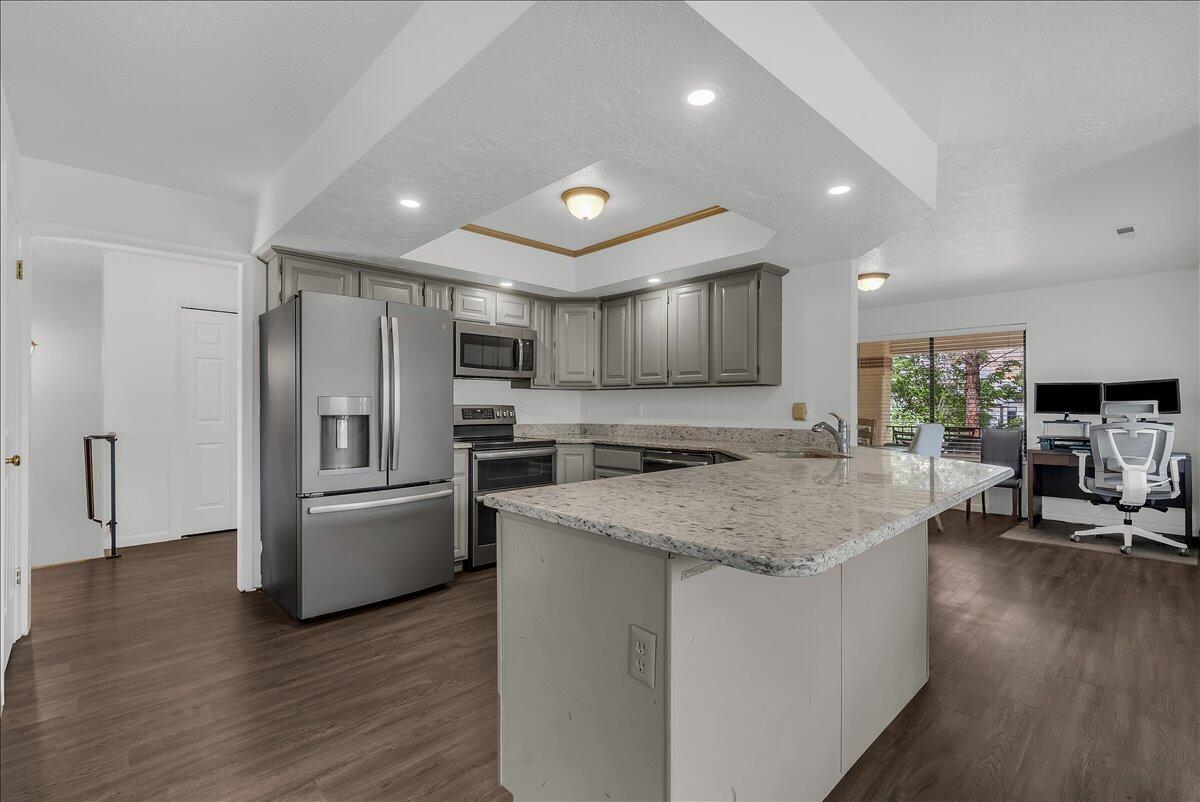 BLOOMINGTON COUNTRY CLUB - Residential