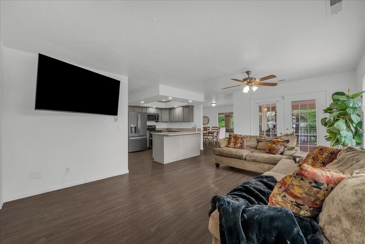 BLOOMINGTON COUNTRY CLUB - Residential