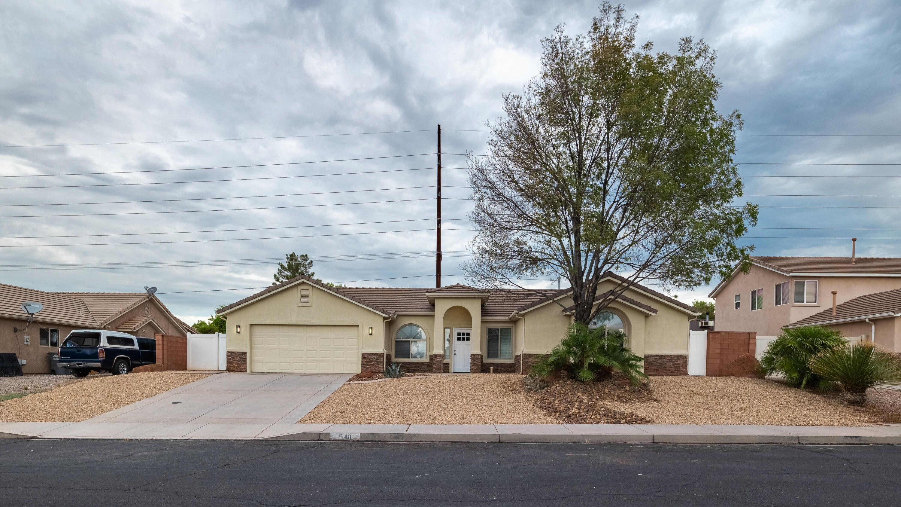 ROYAL OAKS - Residential