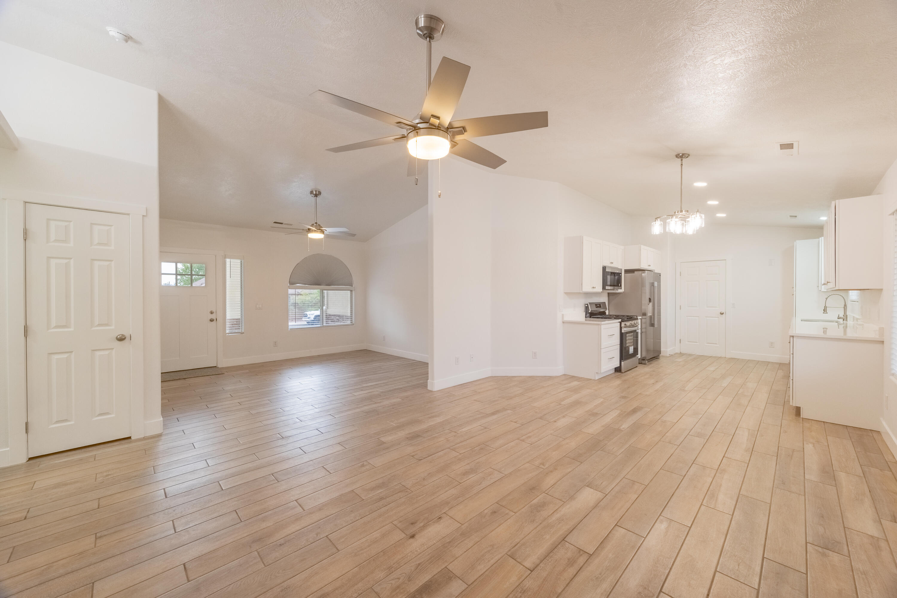 ROYAL OAKS - Residential