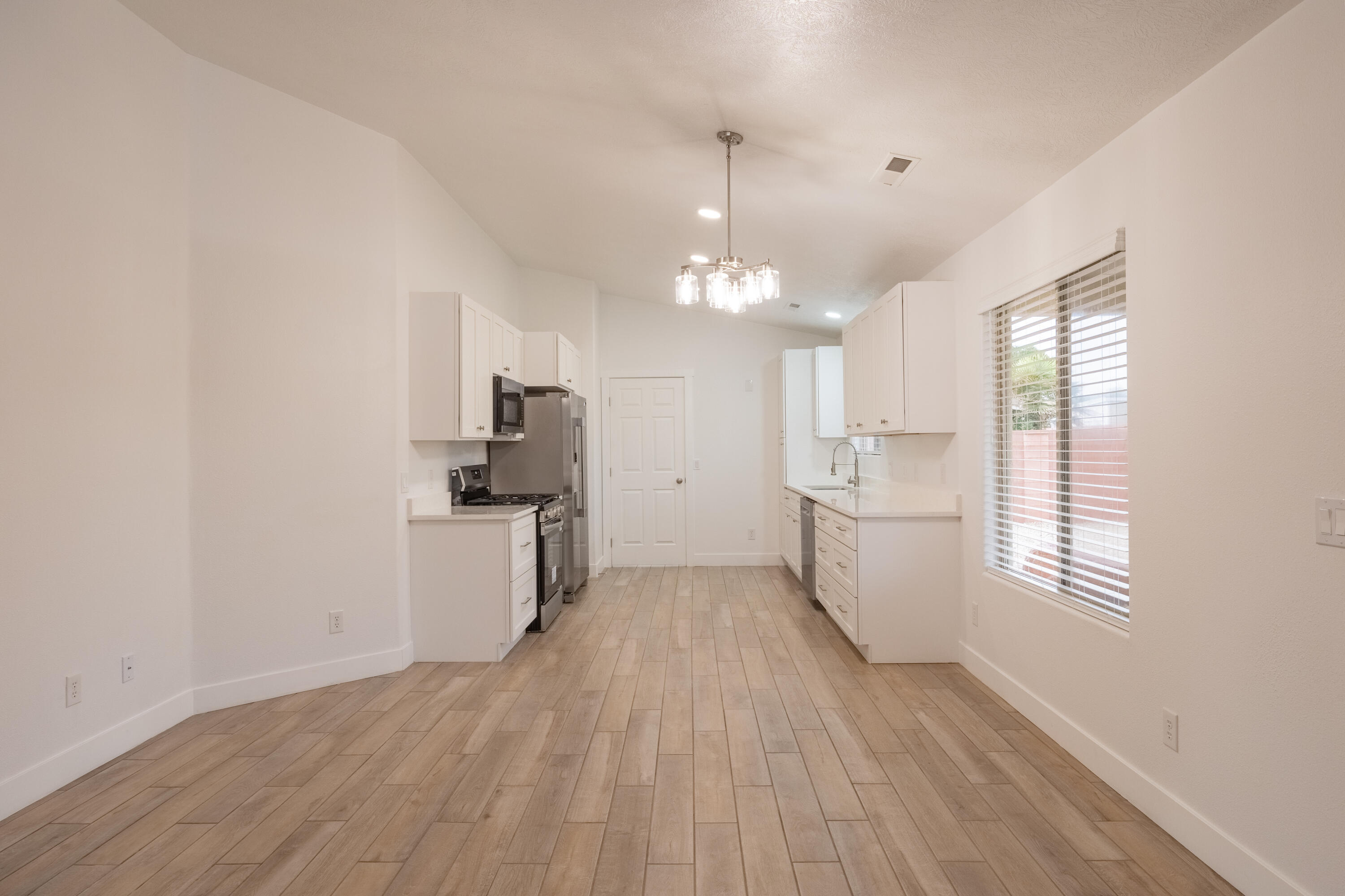 ROYAL OAKS - Residential