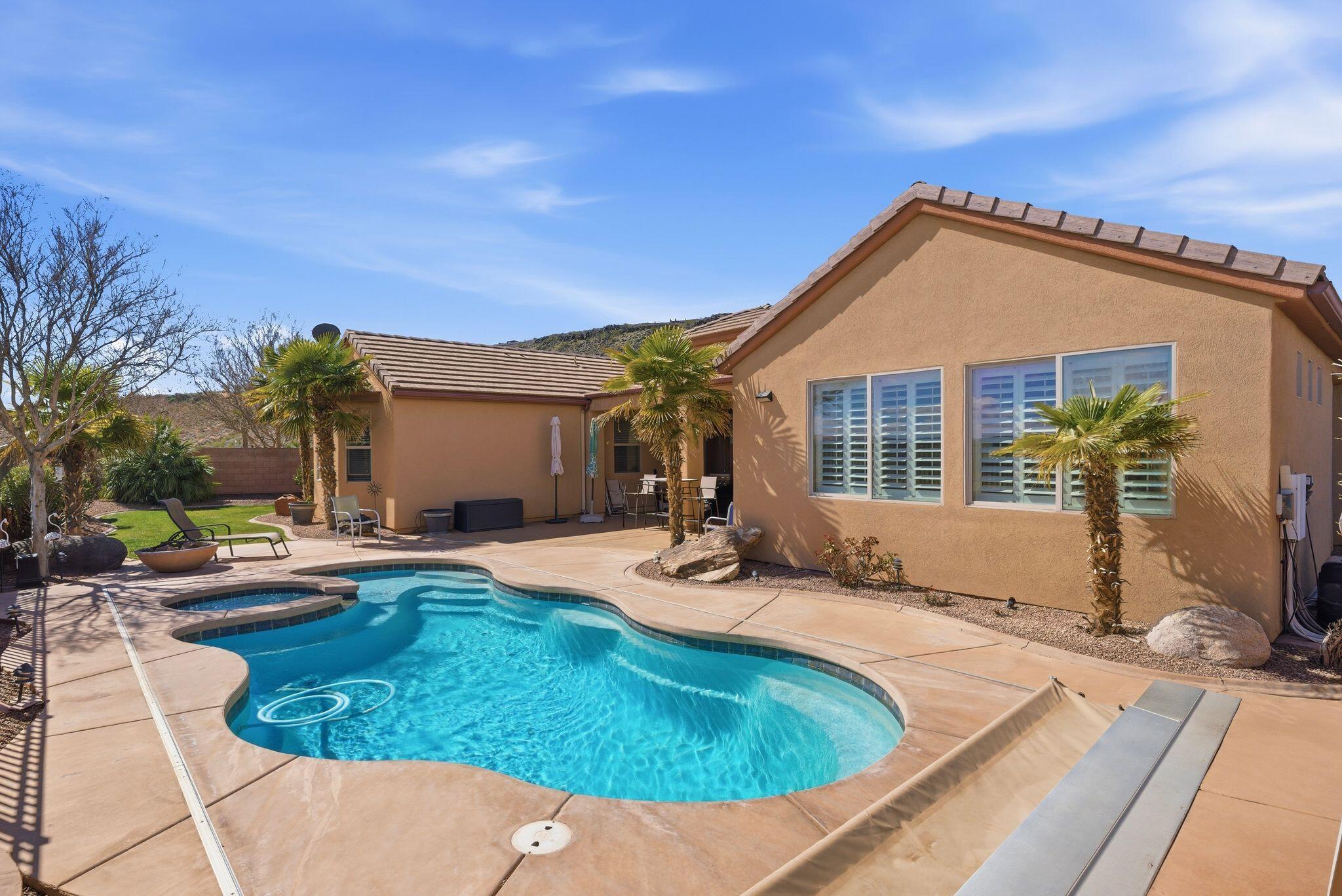 CORAL CANYON - Residential