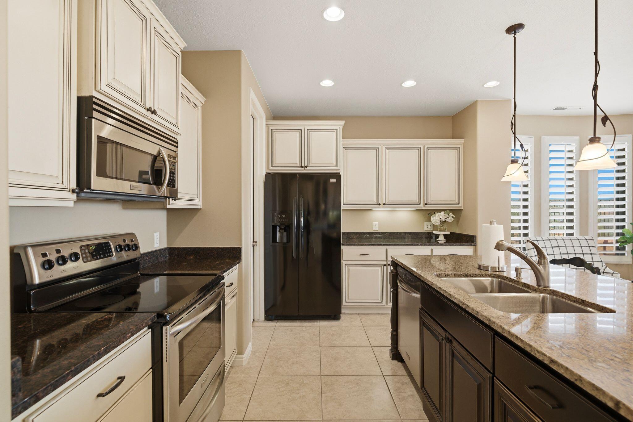 CORAL CANYON - Residential