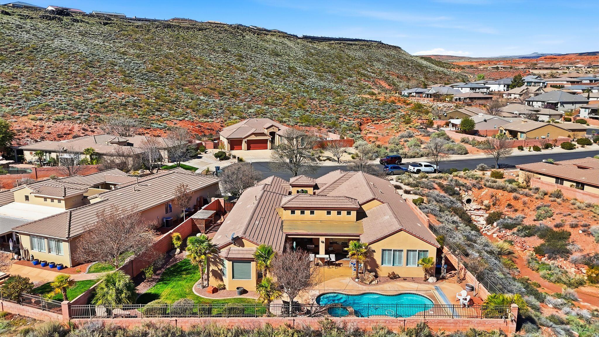 CORAL CANYON - Residential