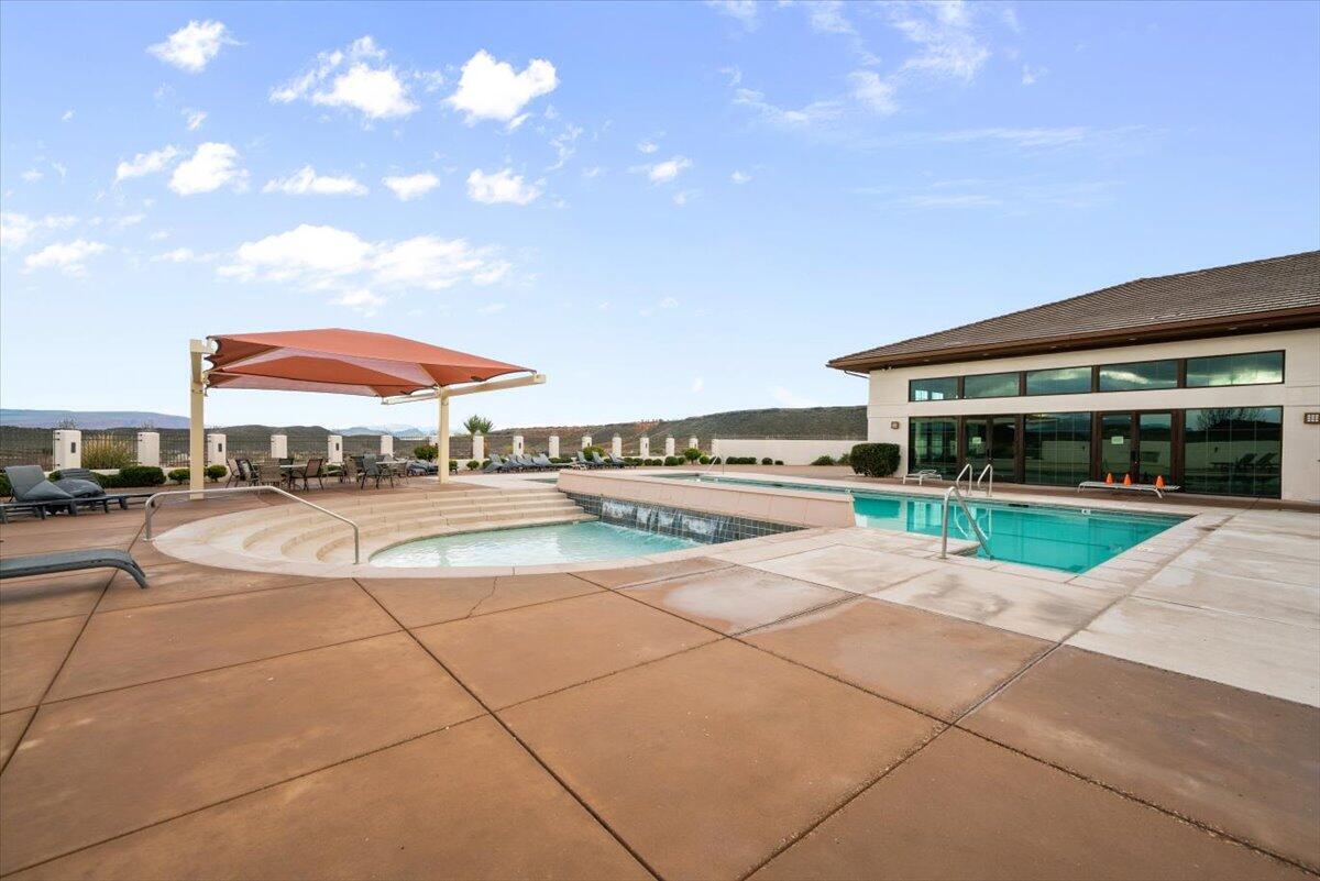 CORAL CANYON - Residential