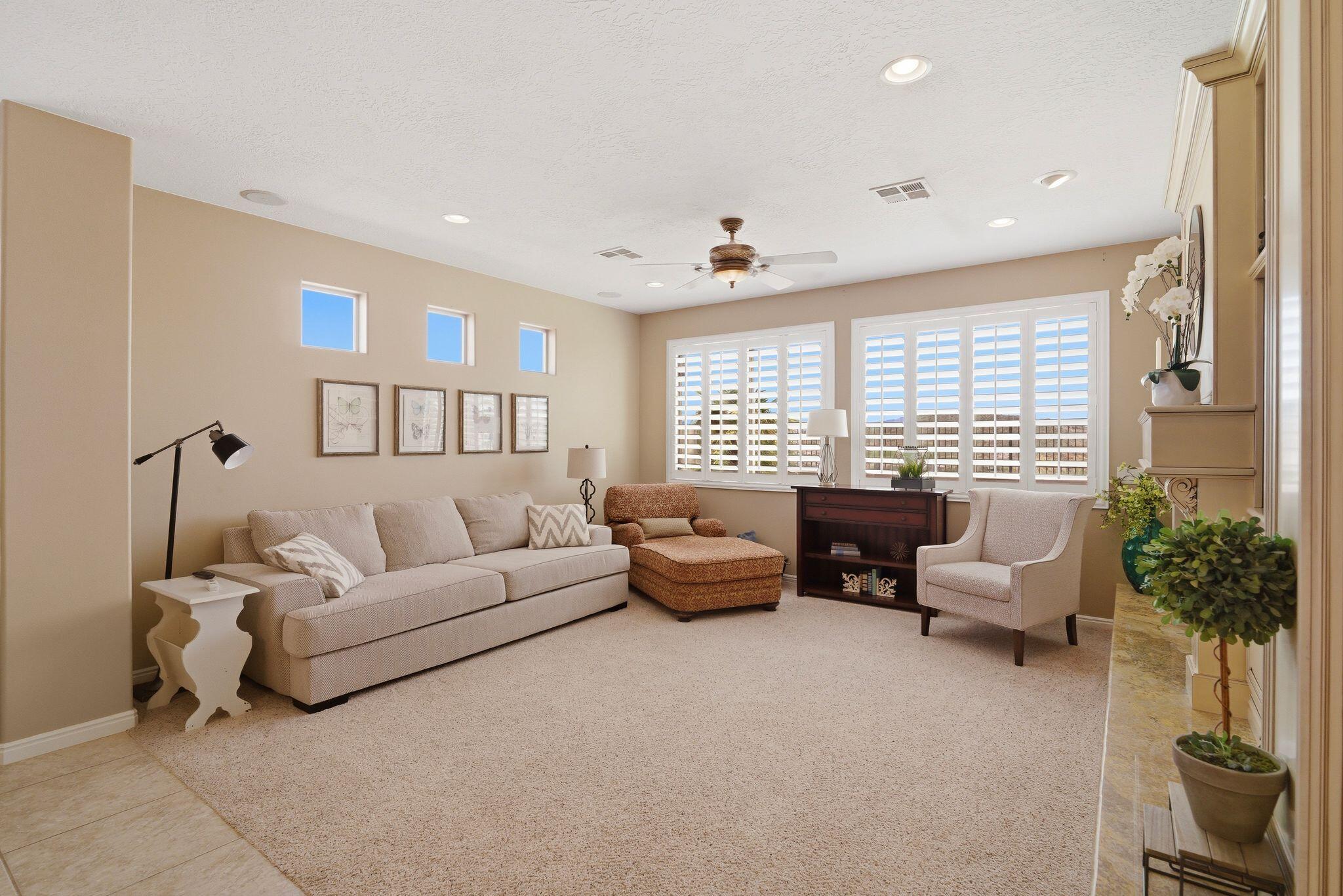 CORAL CANYON - Residential