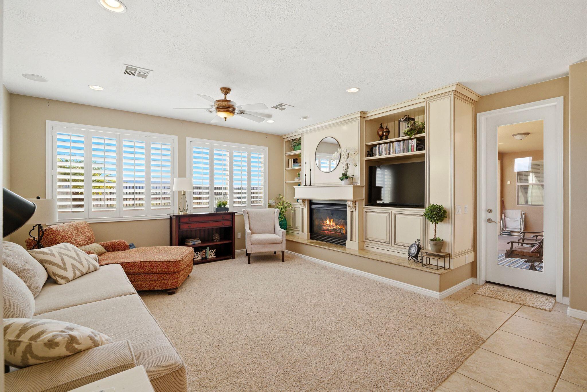 CORAL CANYON - Residential