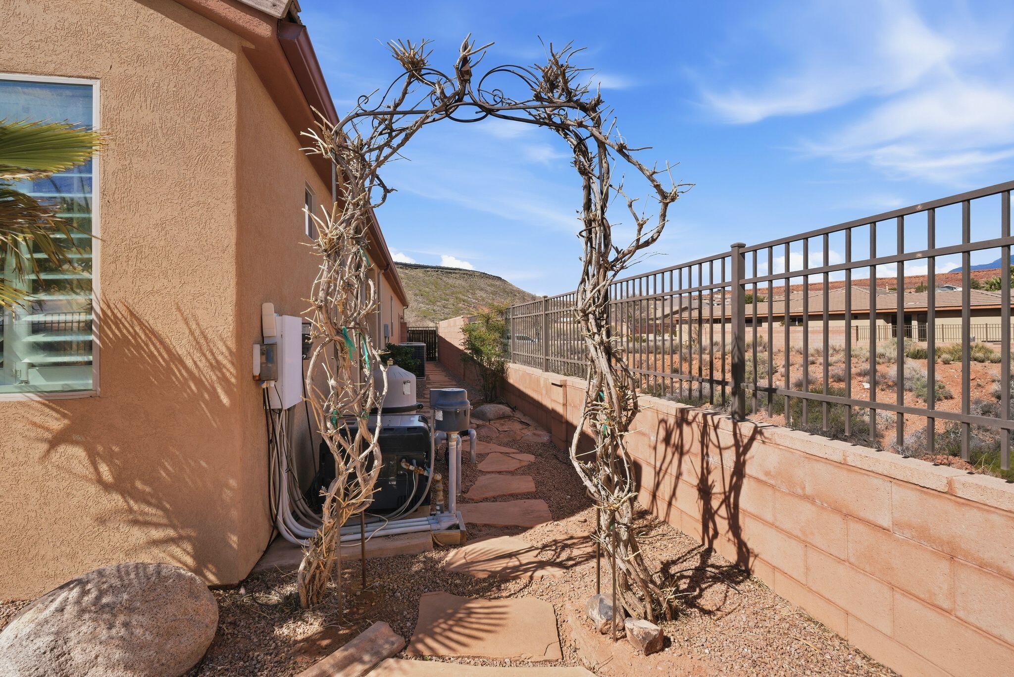 CORAL CANYON - Residential