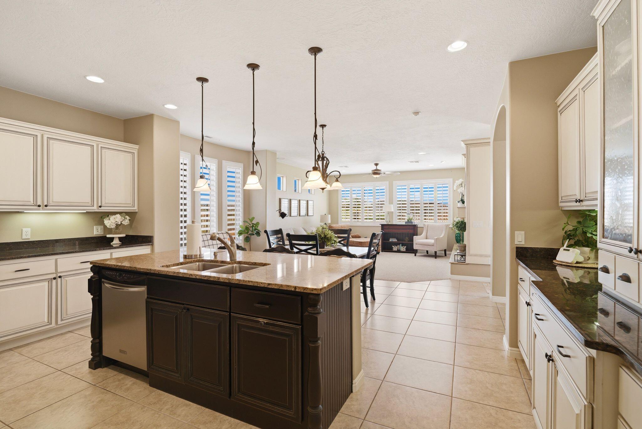 CORAL CANYON - Residential