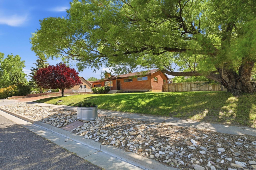 Photo of 70 N Main ST, Glendale, UT 84729 (MLS # 26-274139)