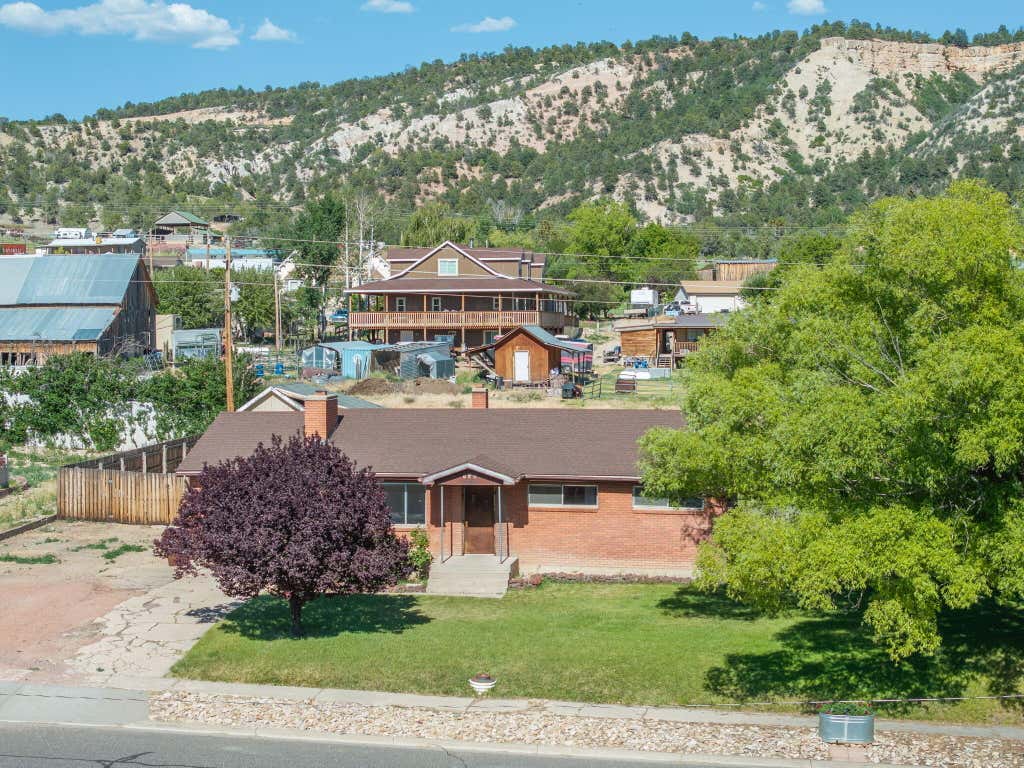Photo of 70 N Main ST, Glendale, UT 84729 (MLS # 26-274139)
