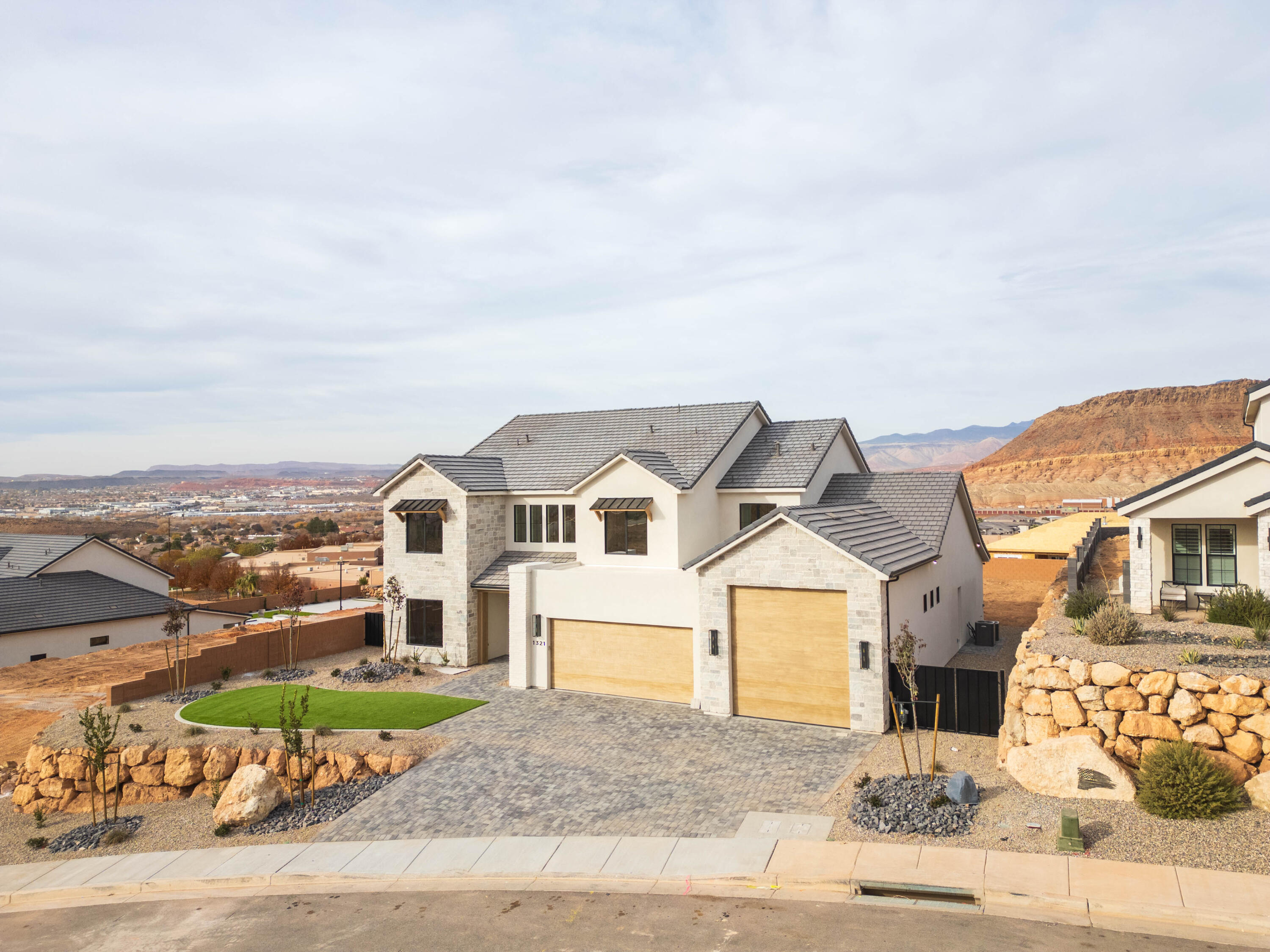 HEIGHTS AT WASHINGTON BENCH - Residential