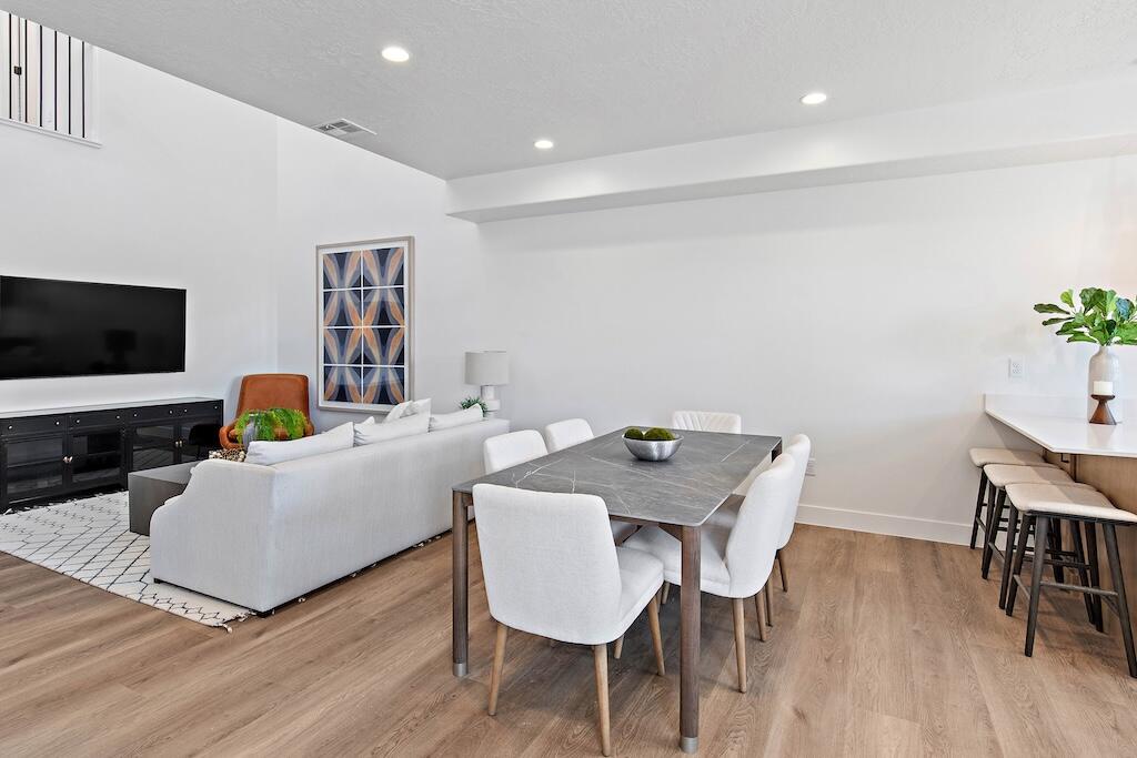 ROCKLAND TOWNHOMES - Residential